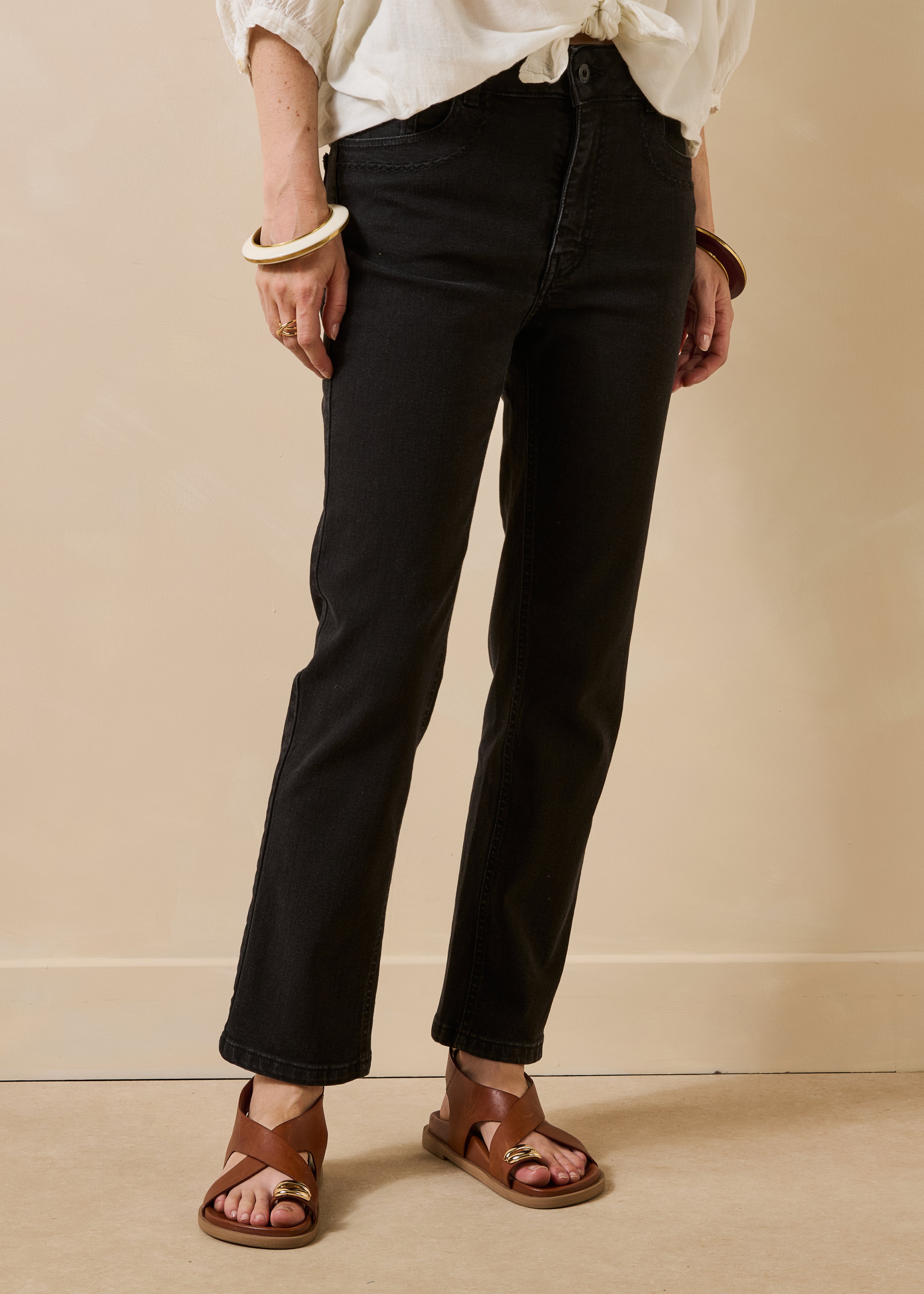 Schwarze Slim-Jeans aus Bio-Baumwolle mit Used-Effekt