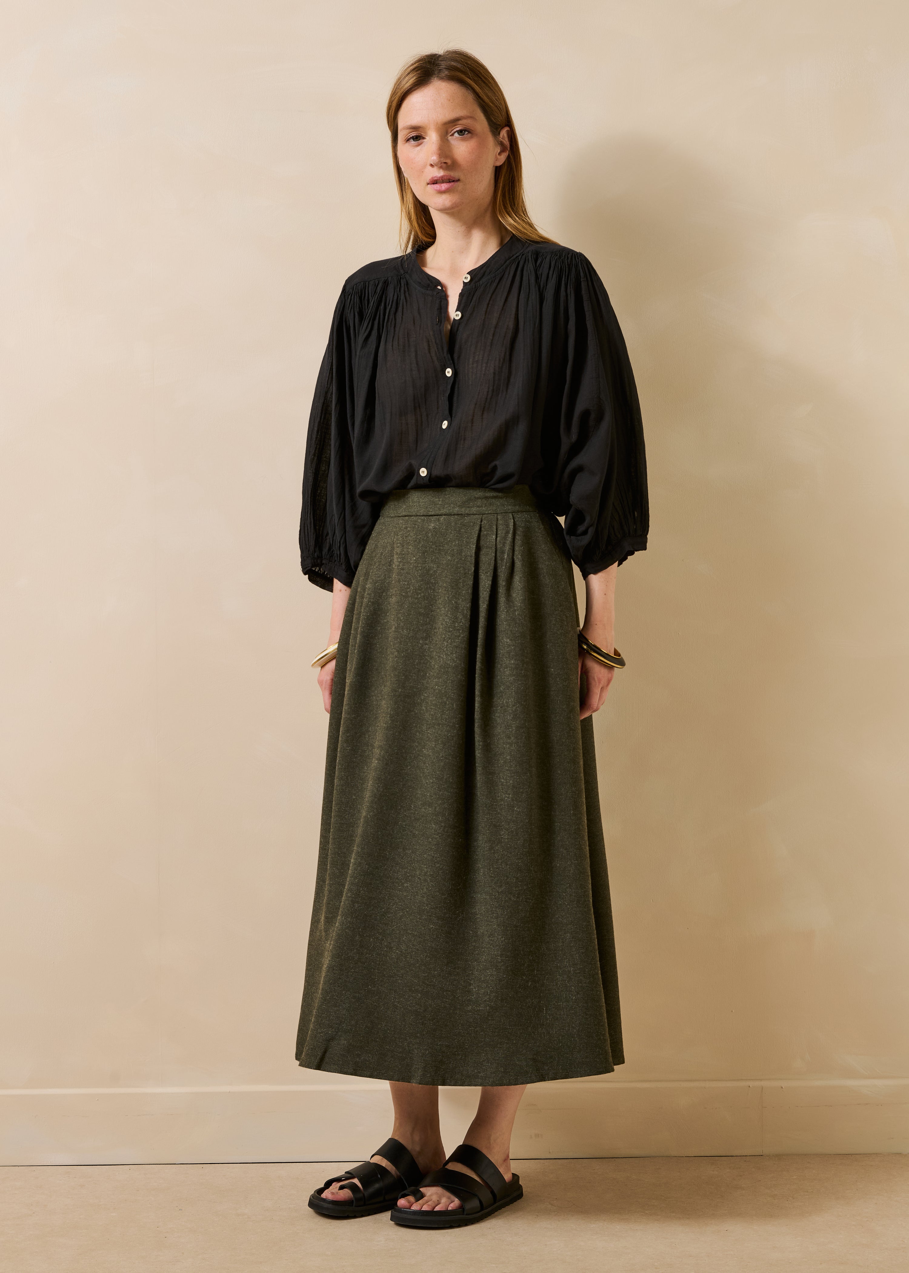 Long khaki flannel skirt with elastic waistband