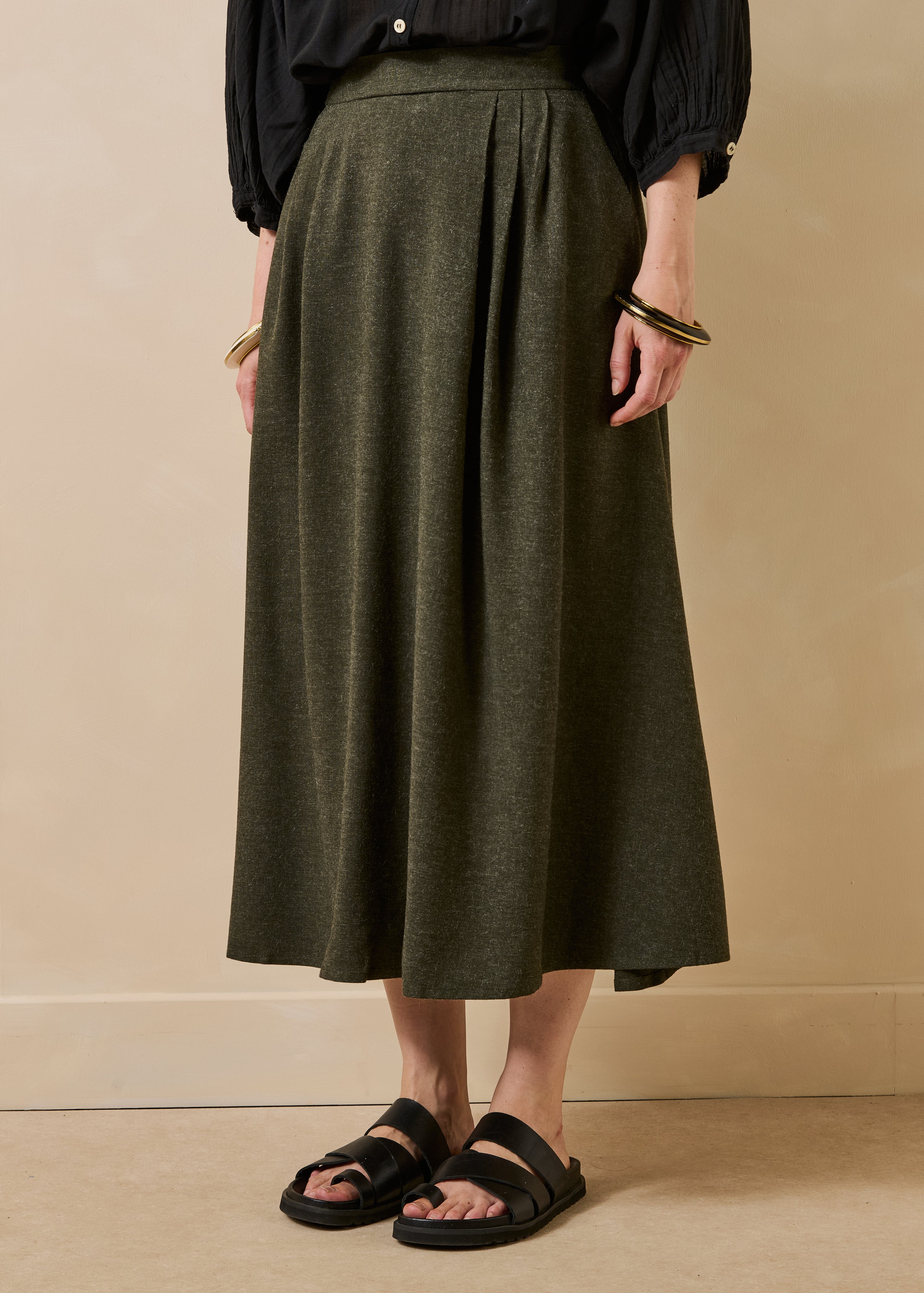 Long khaki flannel skirt with elastic waistband