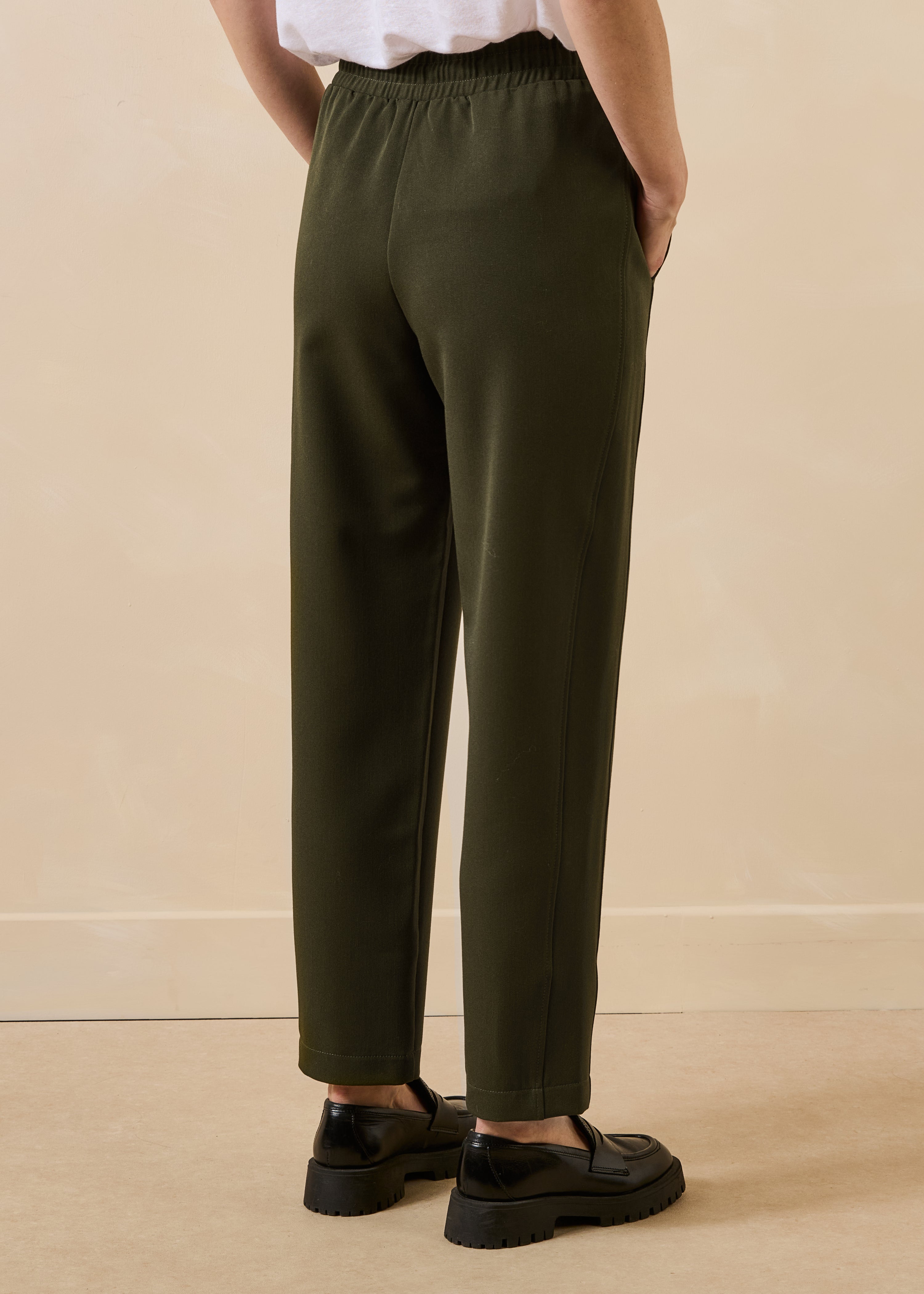 Kaki carrot-fit broek met elastische tailleband