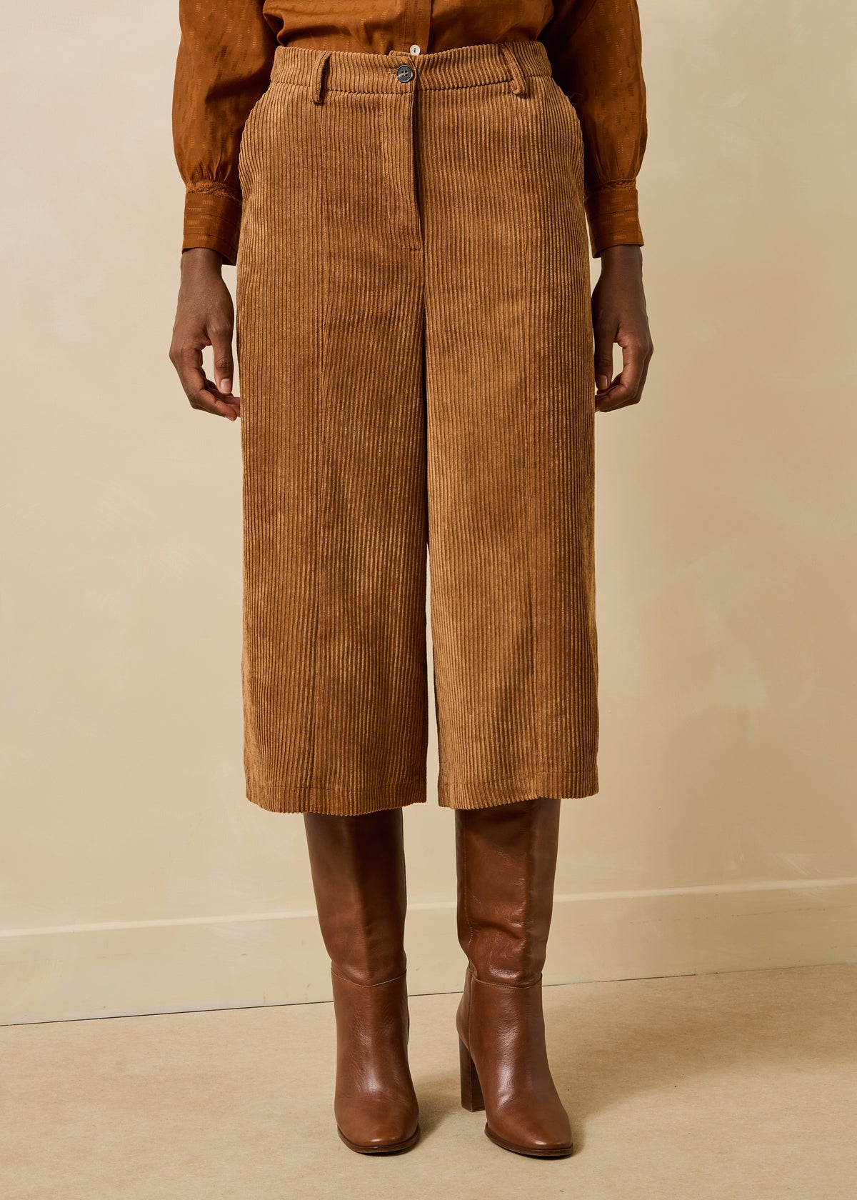 Camel Bermuda Shorts - Galiope