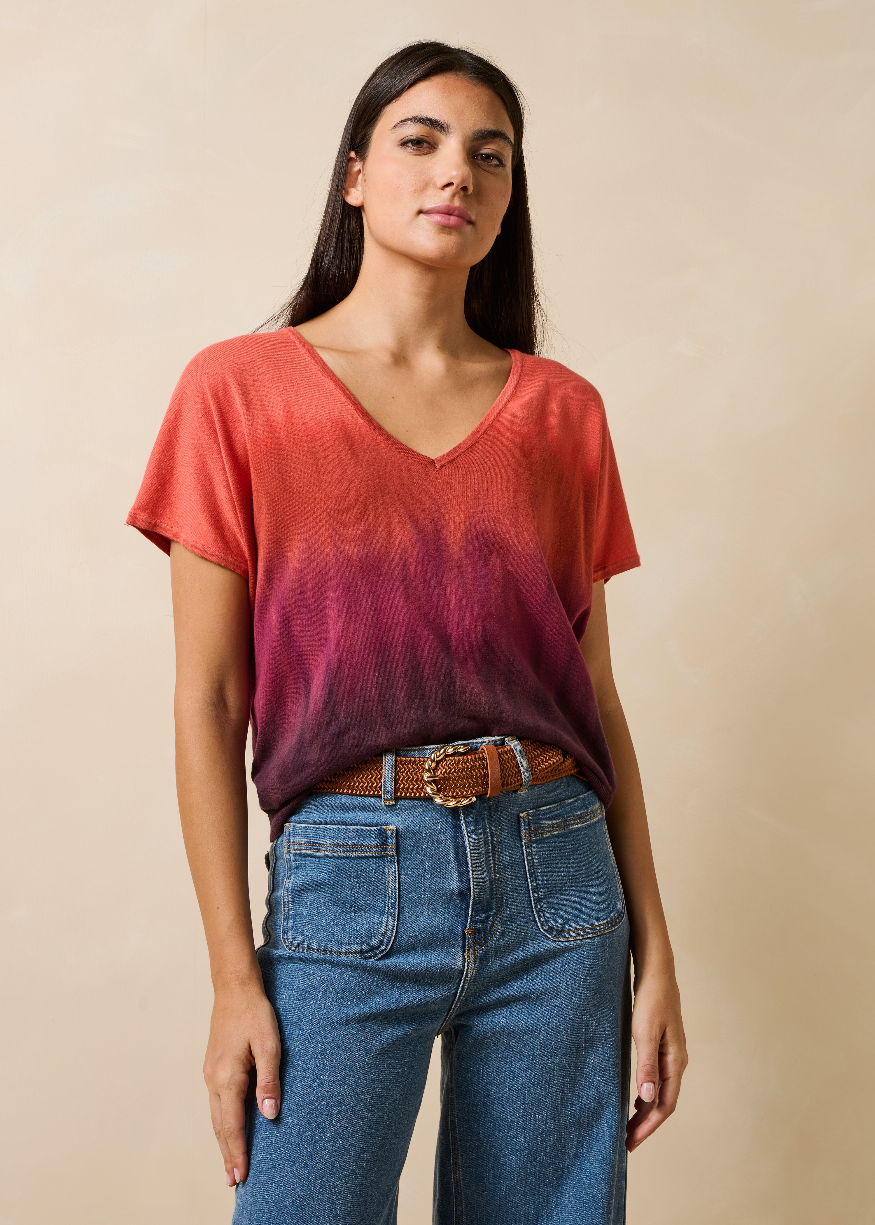 Korte mouwen tie-dye trui in paars en rood van biologisch katoen