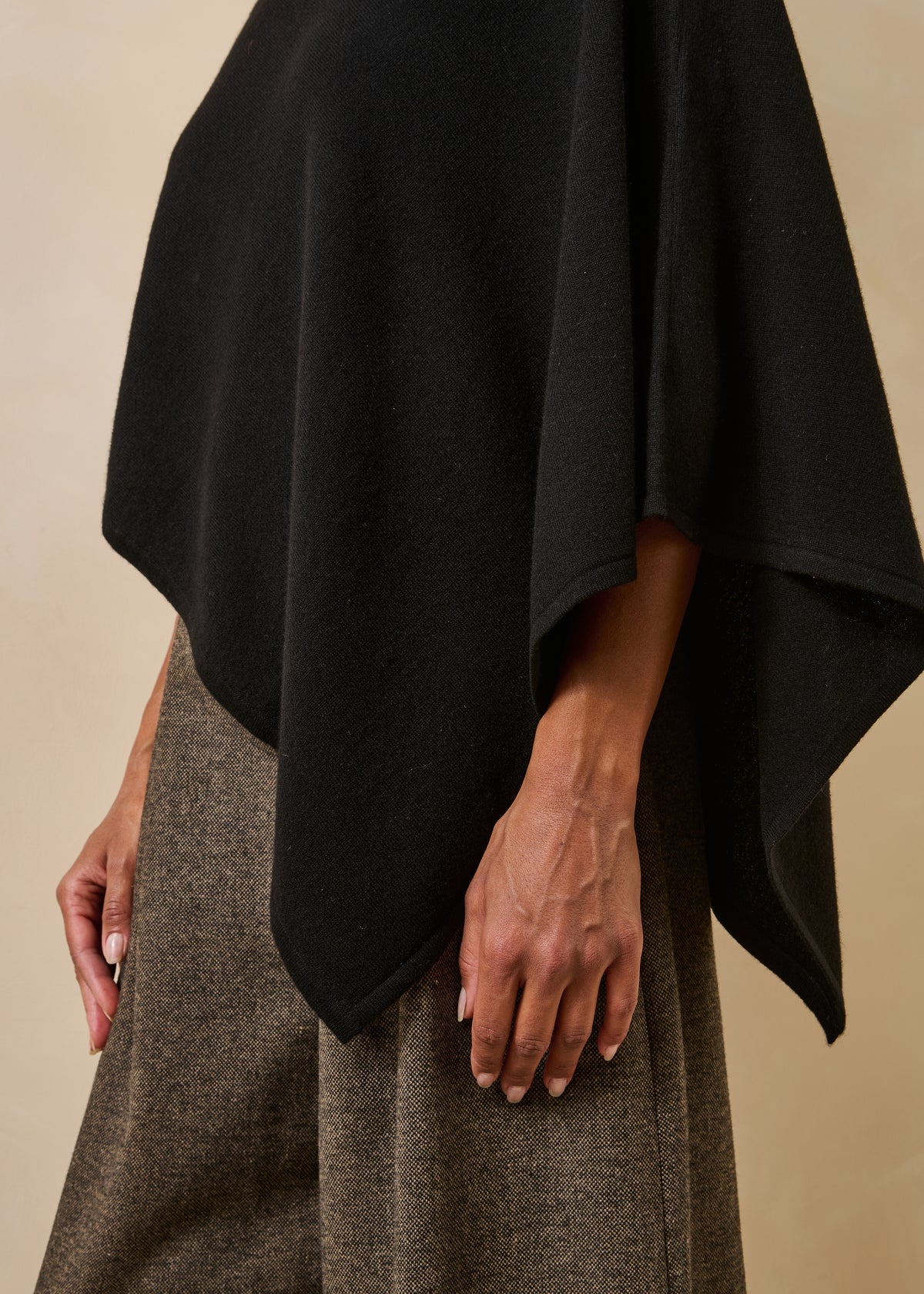Black Sweater - Foncho