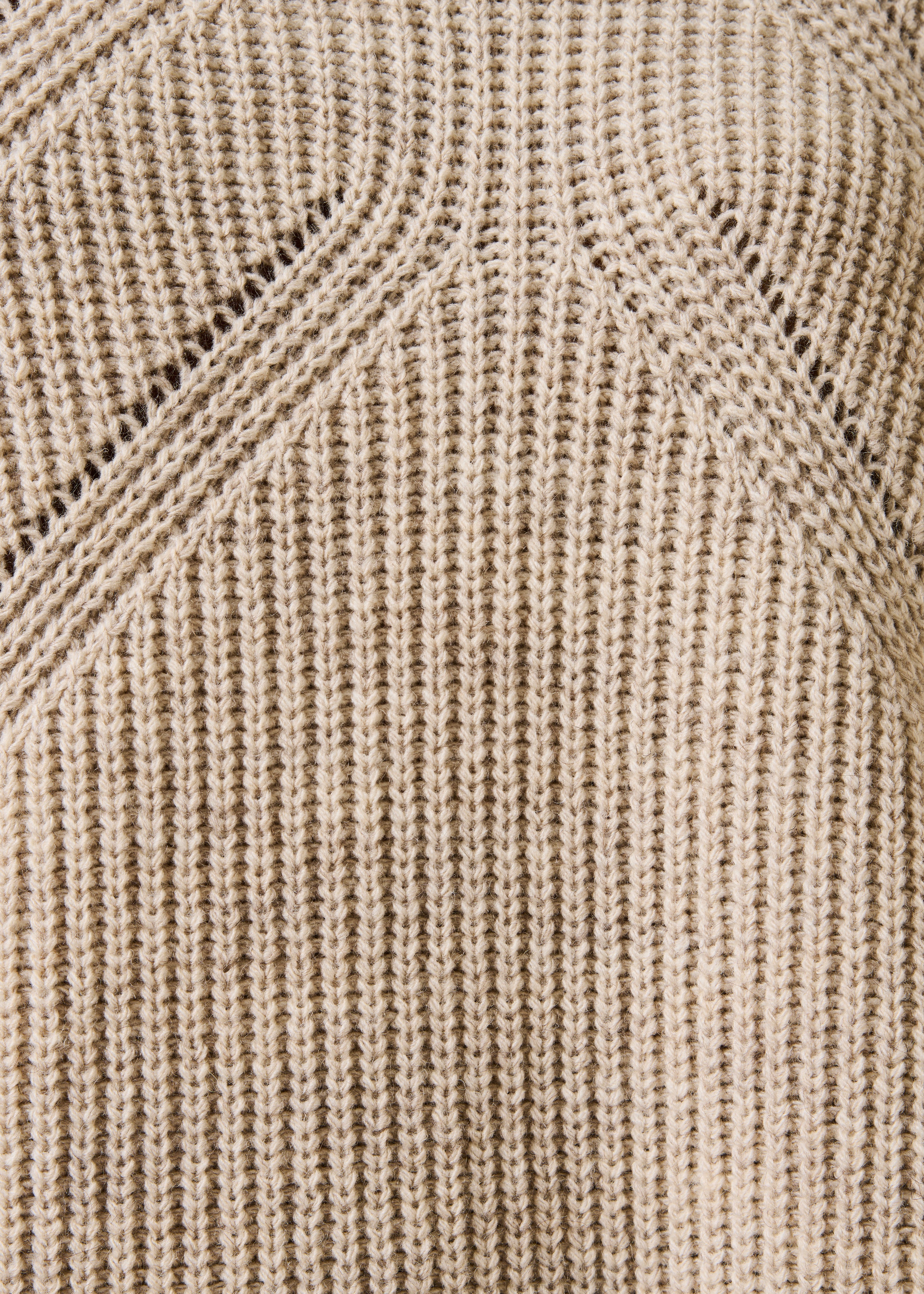 Pull beige manches longues col asymétrique