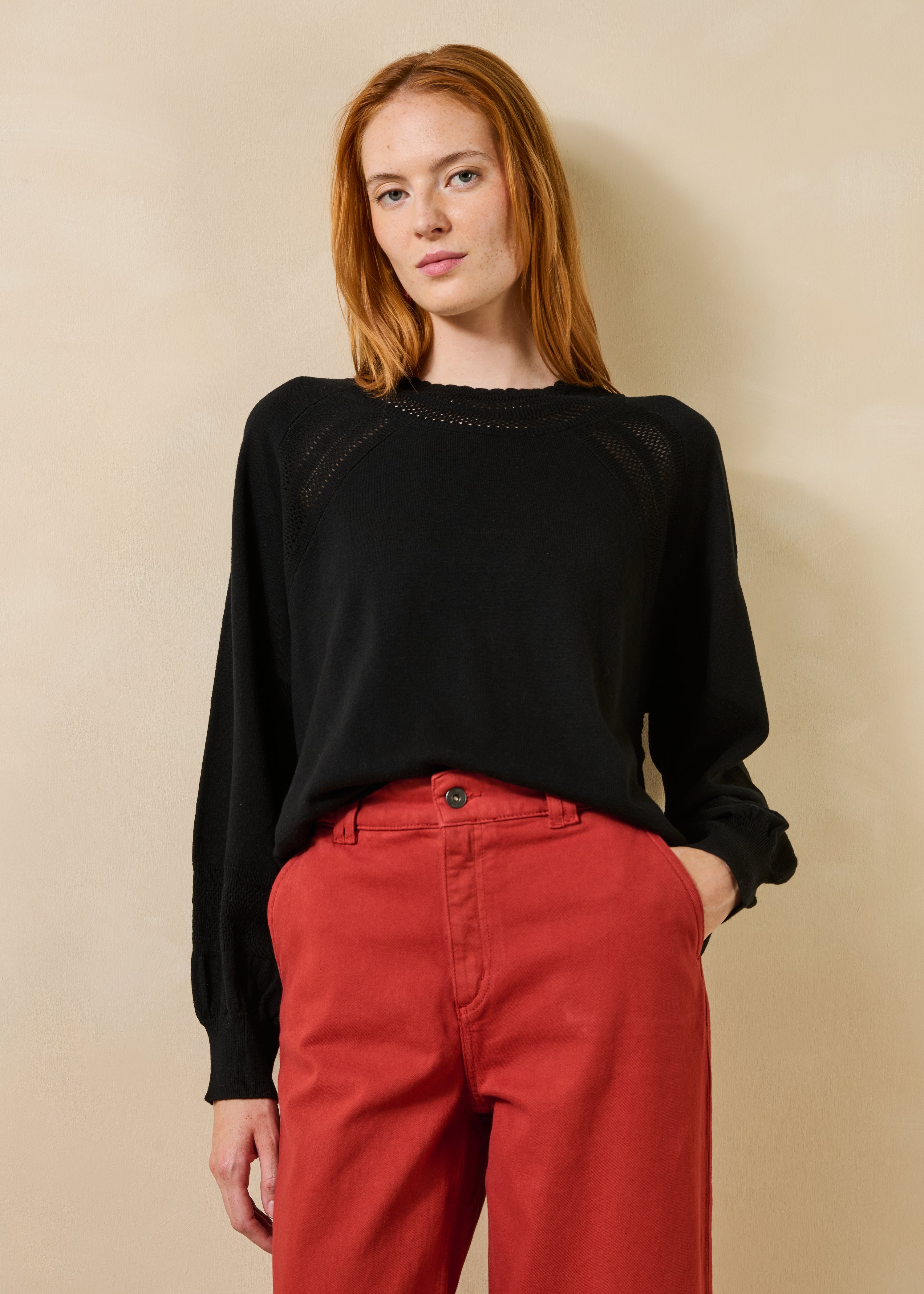 Black long-sleeve sweater in wool and cotton
