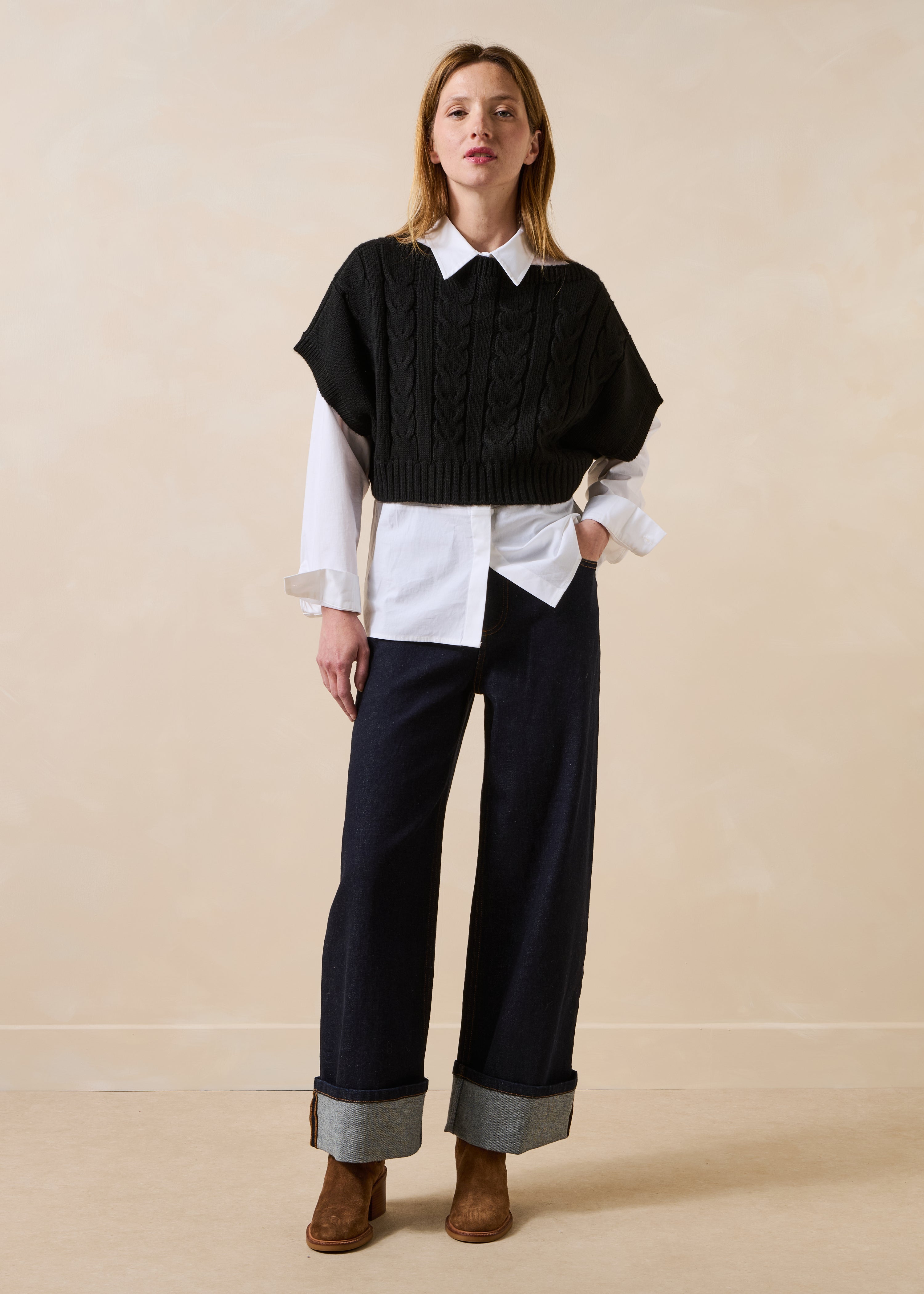 Pull court noir