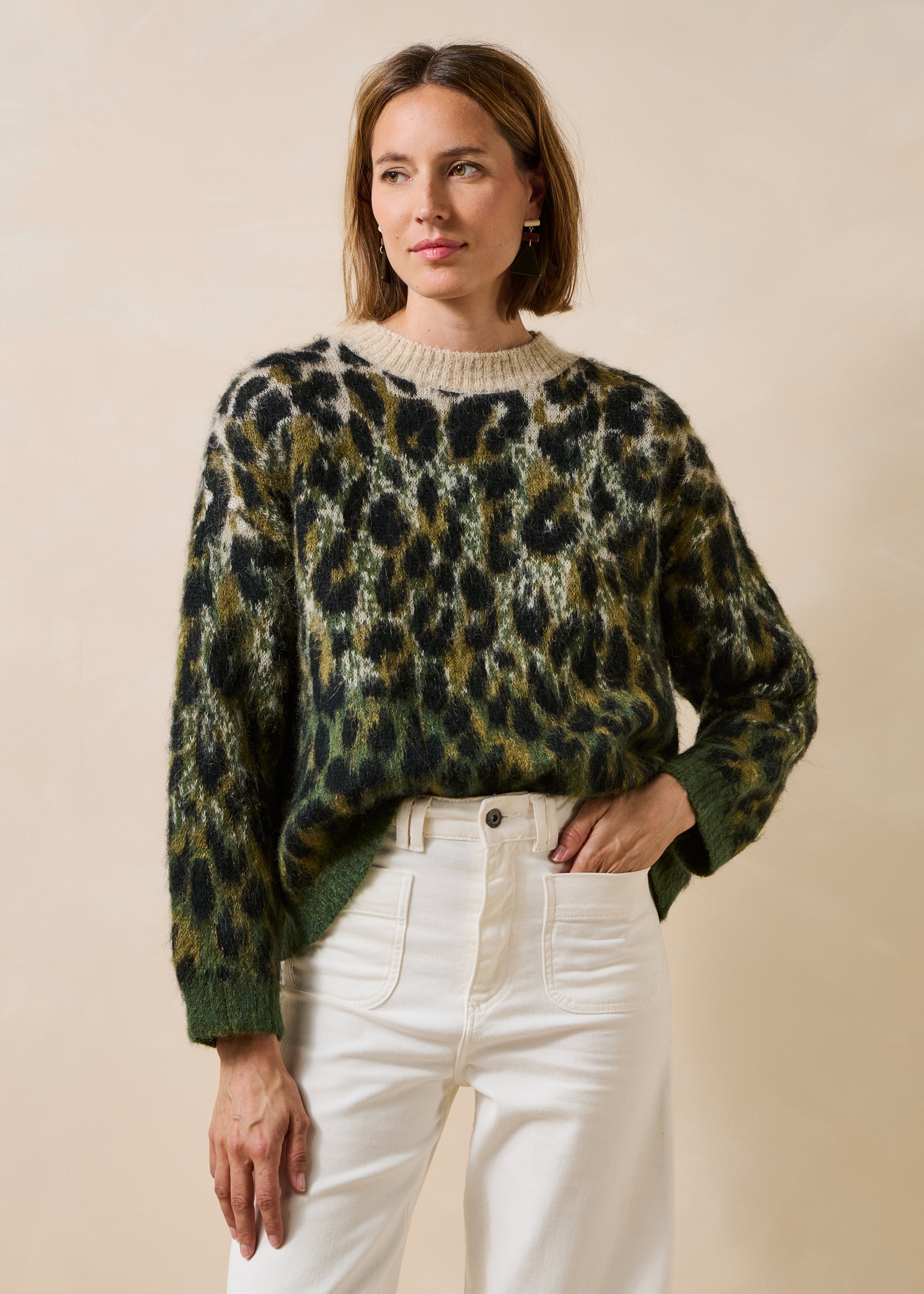 Kaki Pullover mit langen Ärmeln und Jacquard-Leopardenmuster