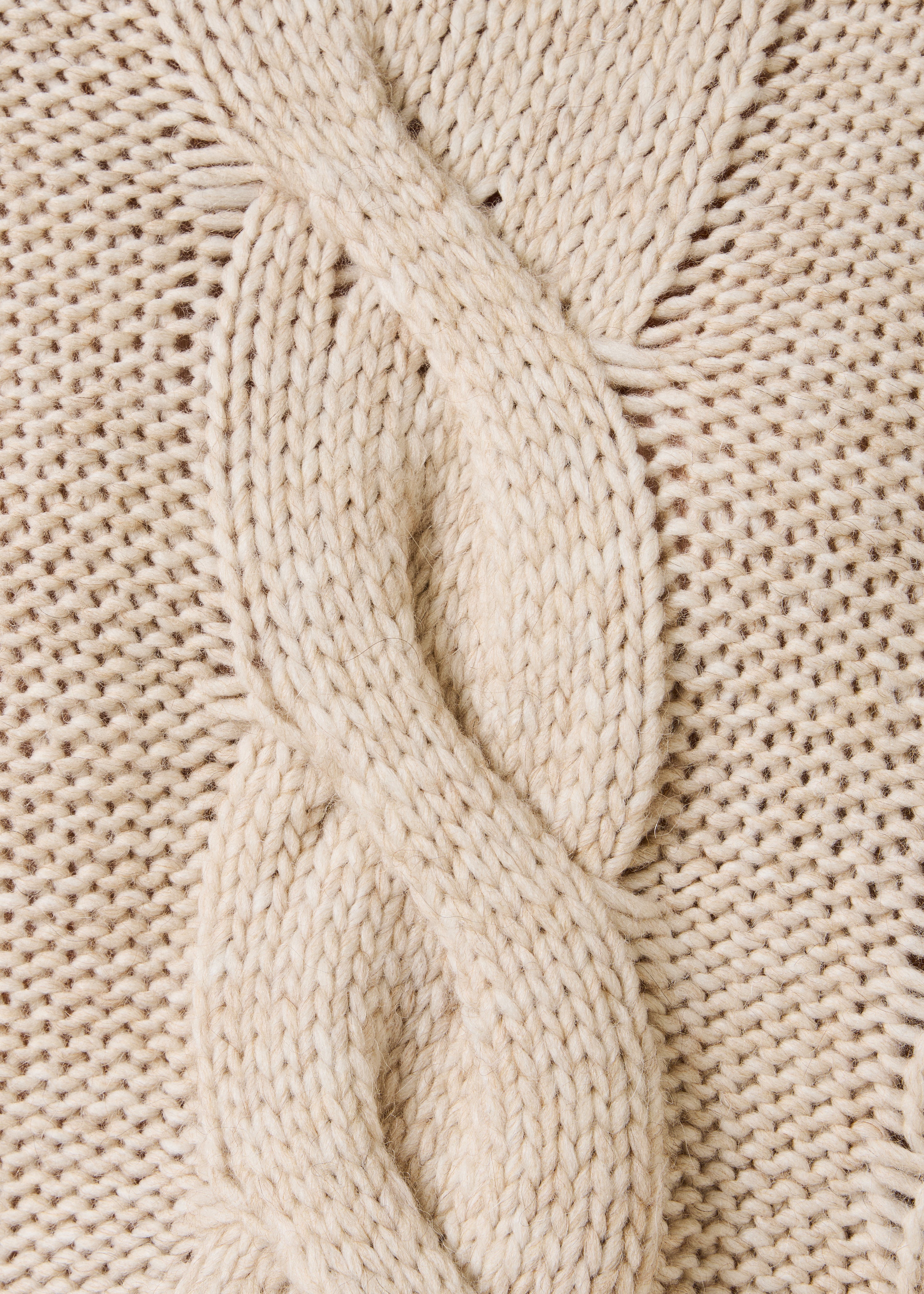 Pull beige manches longues col montant