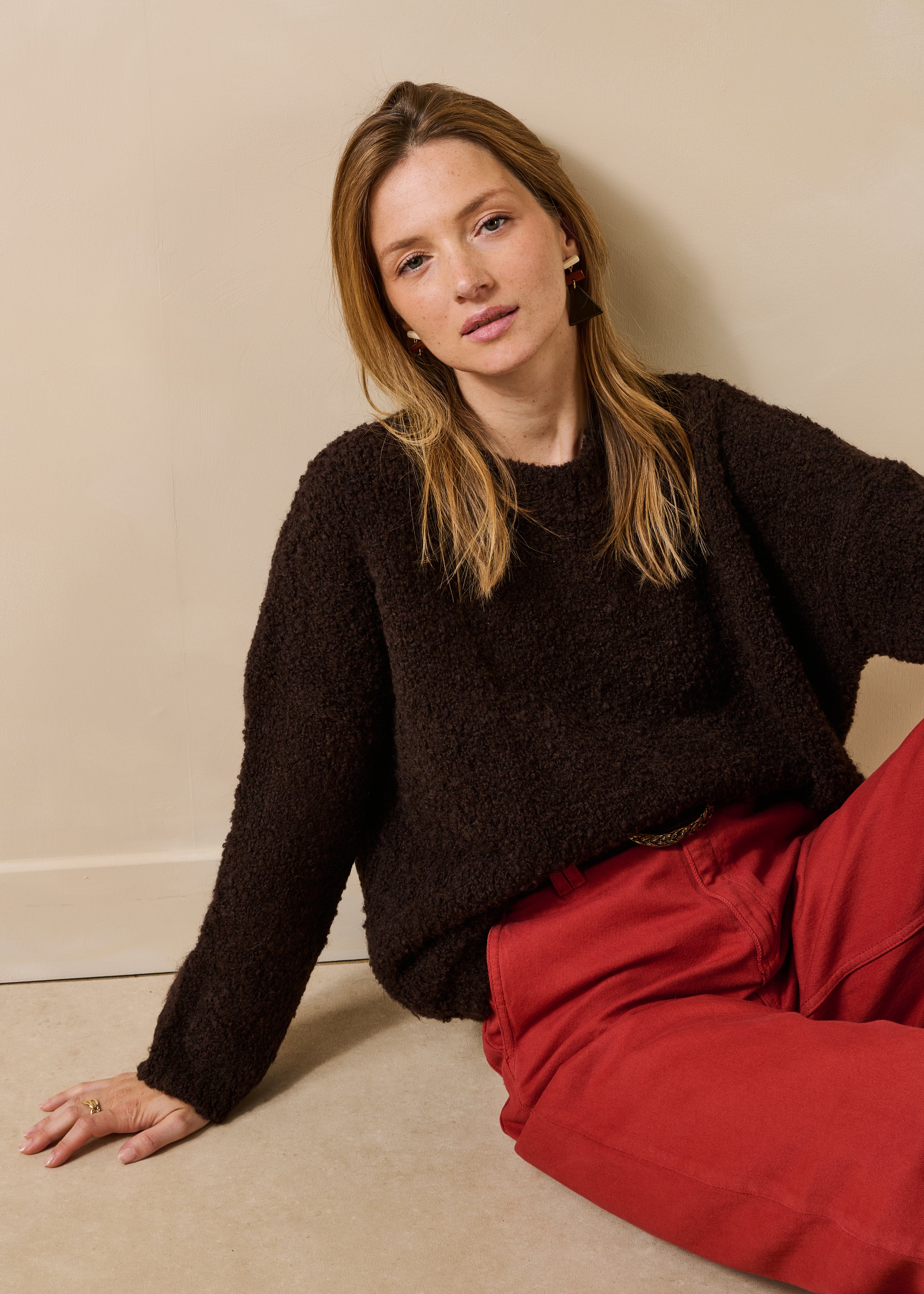 Brown boucle pullover, long sleeves, round neck
