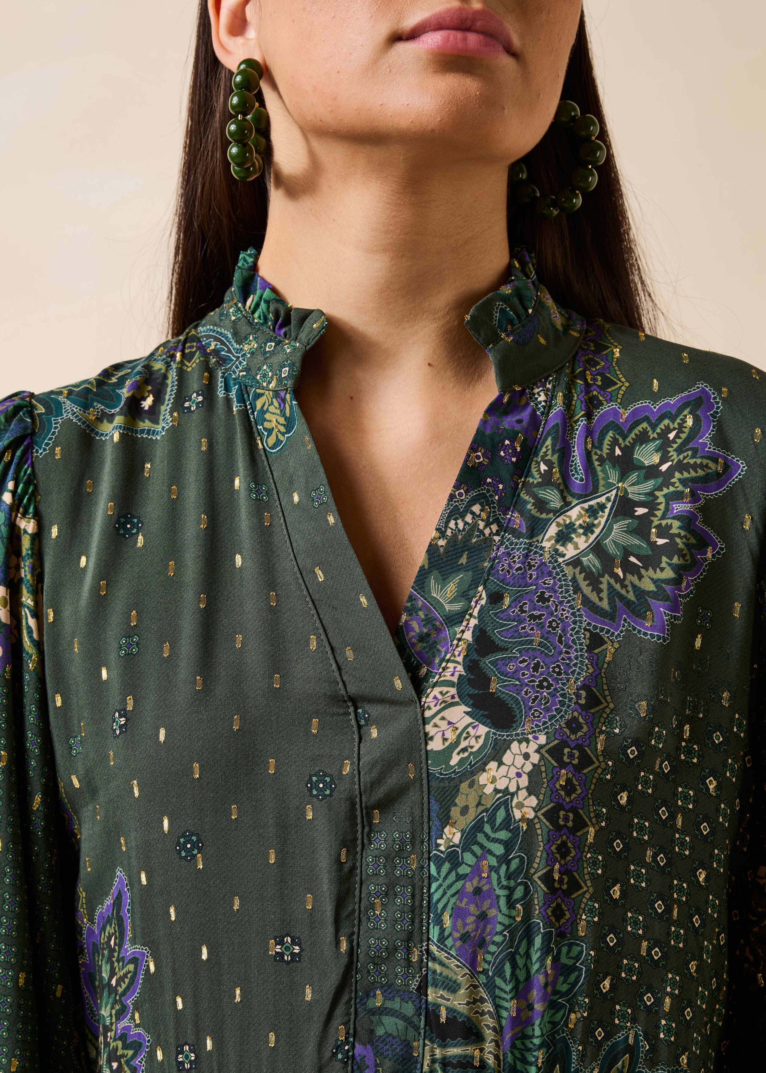 Robe longue verte imprimée manches longues col tunisien