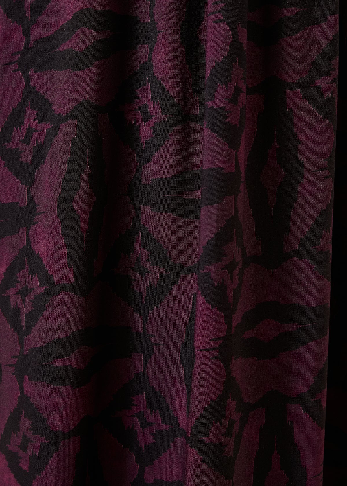 Robe noir et bordeaux - Guita