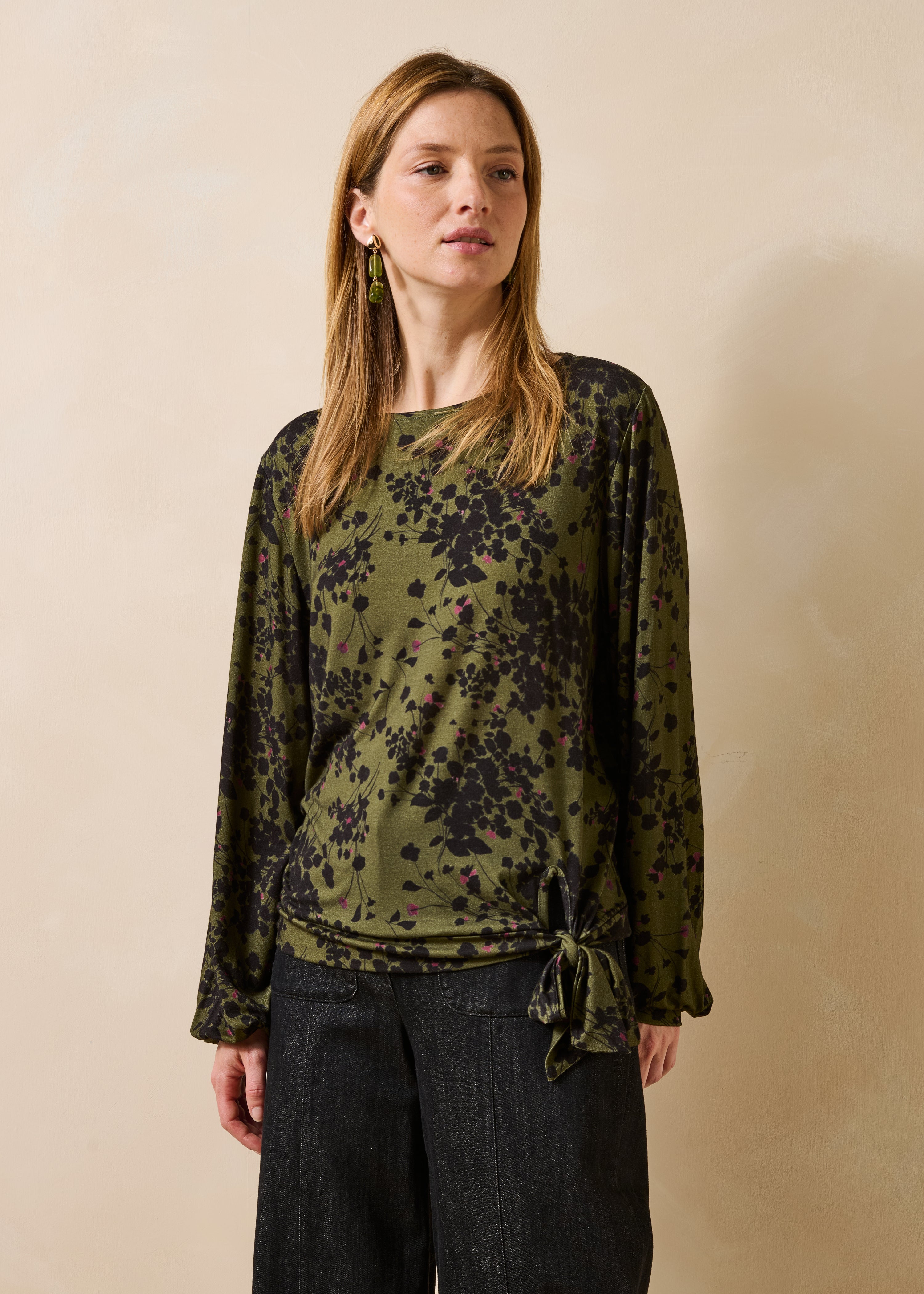 Long-sleeve floral khaki and black T-shirt