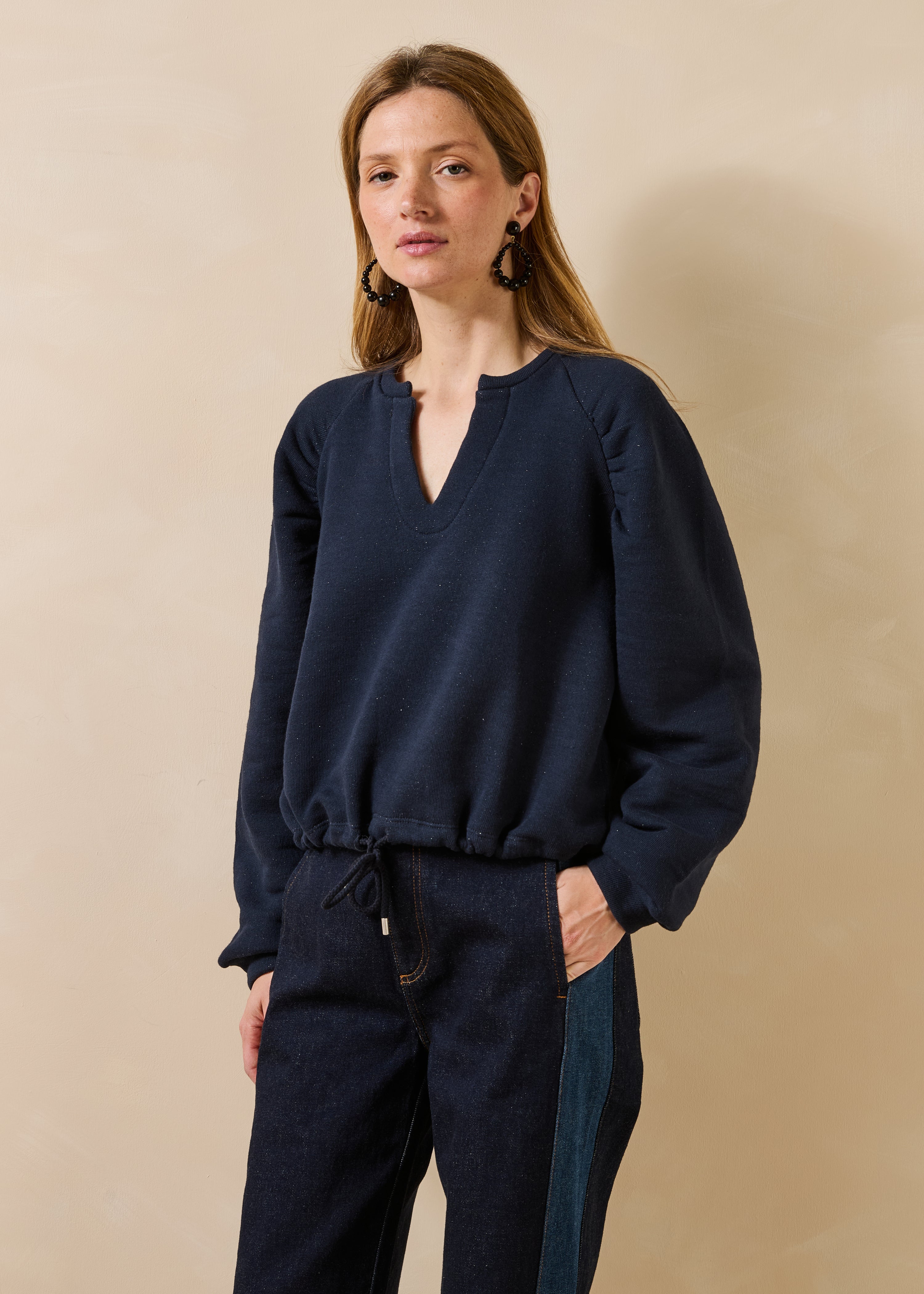 Long-sleeve navy blue sweatshirt in organic cotton