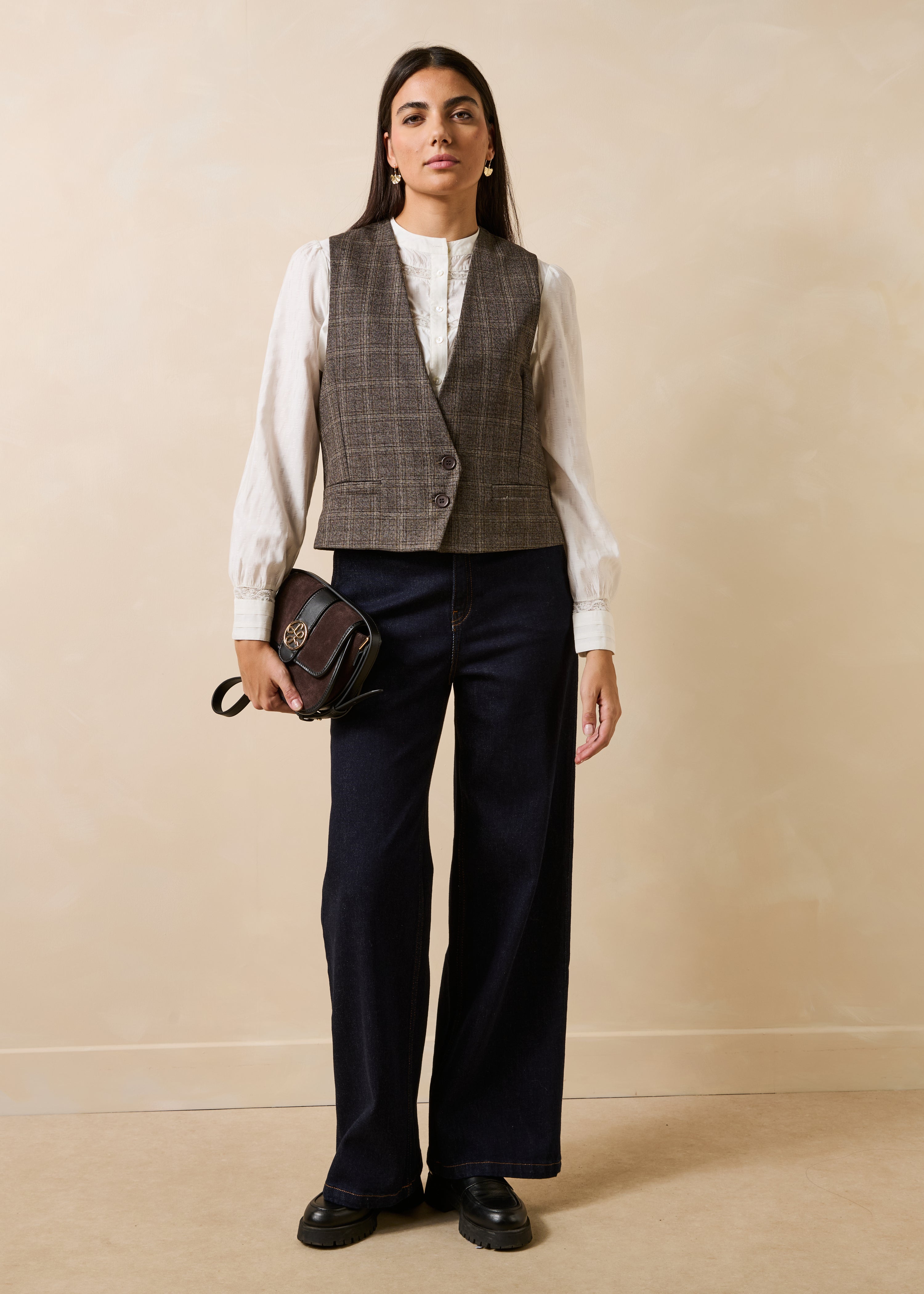 Brown sleeveless plaid V-neck jacket