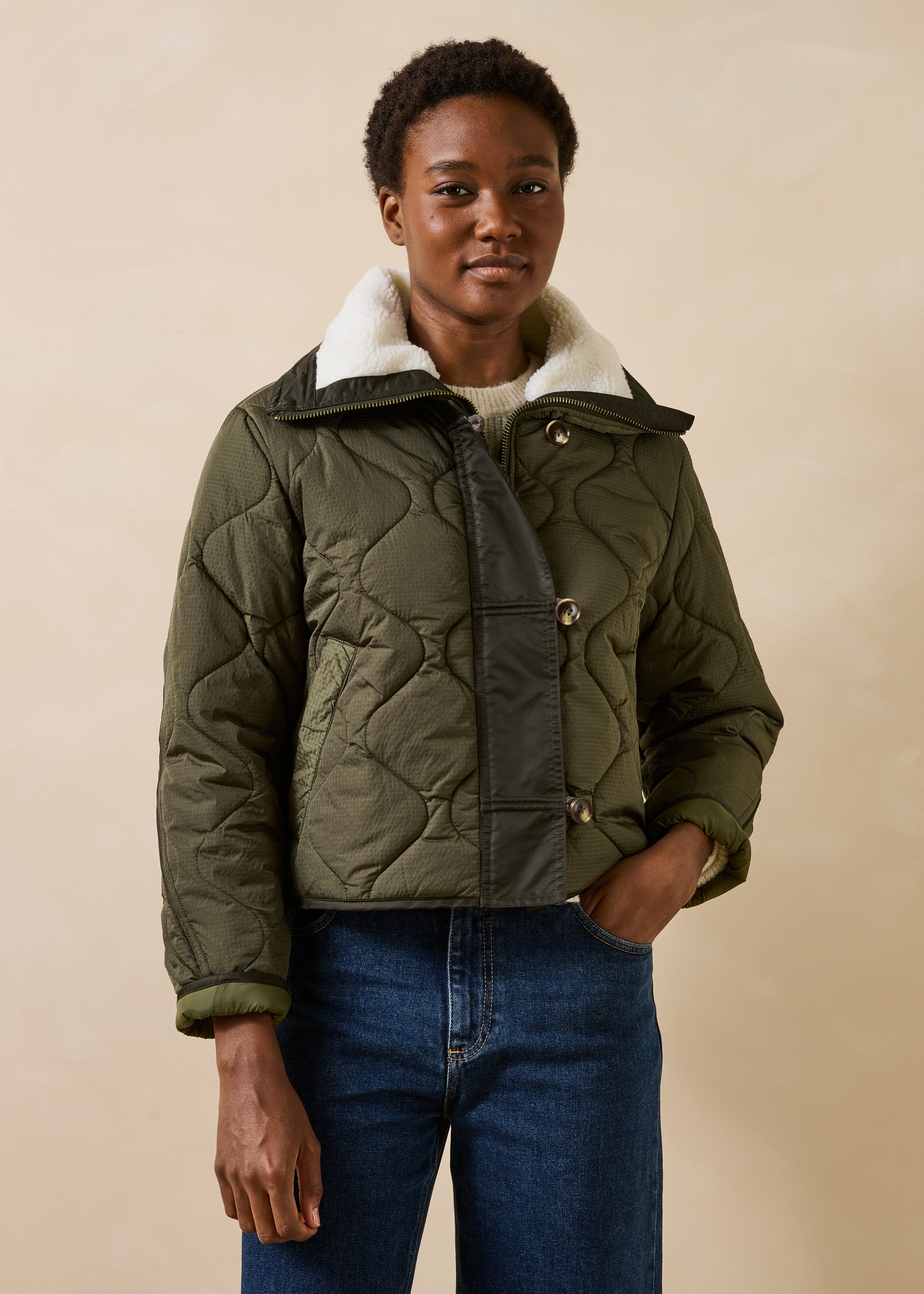 Short quilted khaki puffer jacket