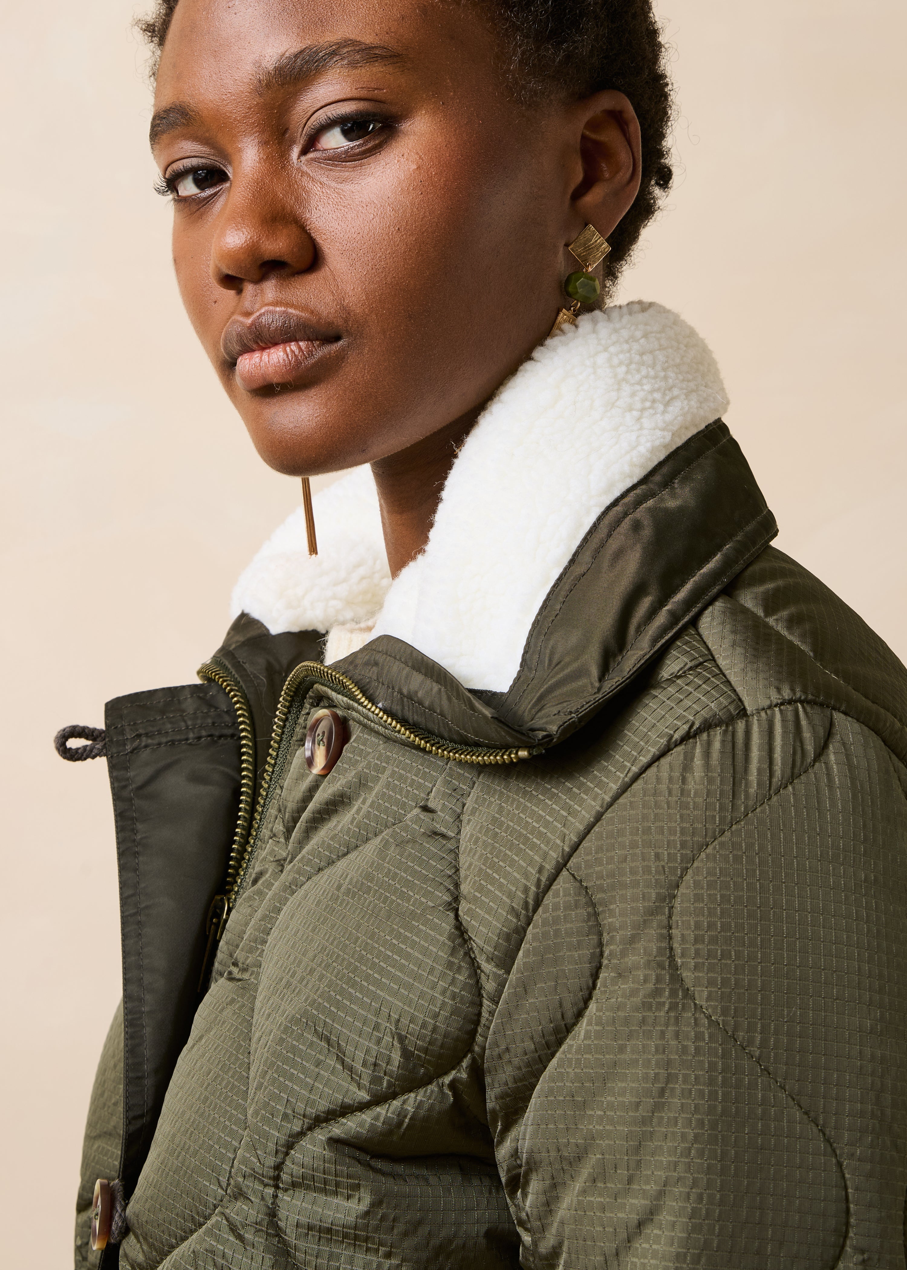 Short quilted khaki puffer jacket