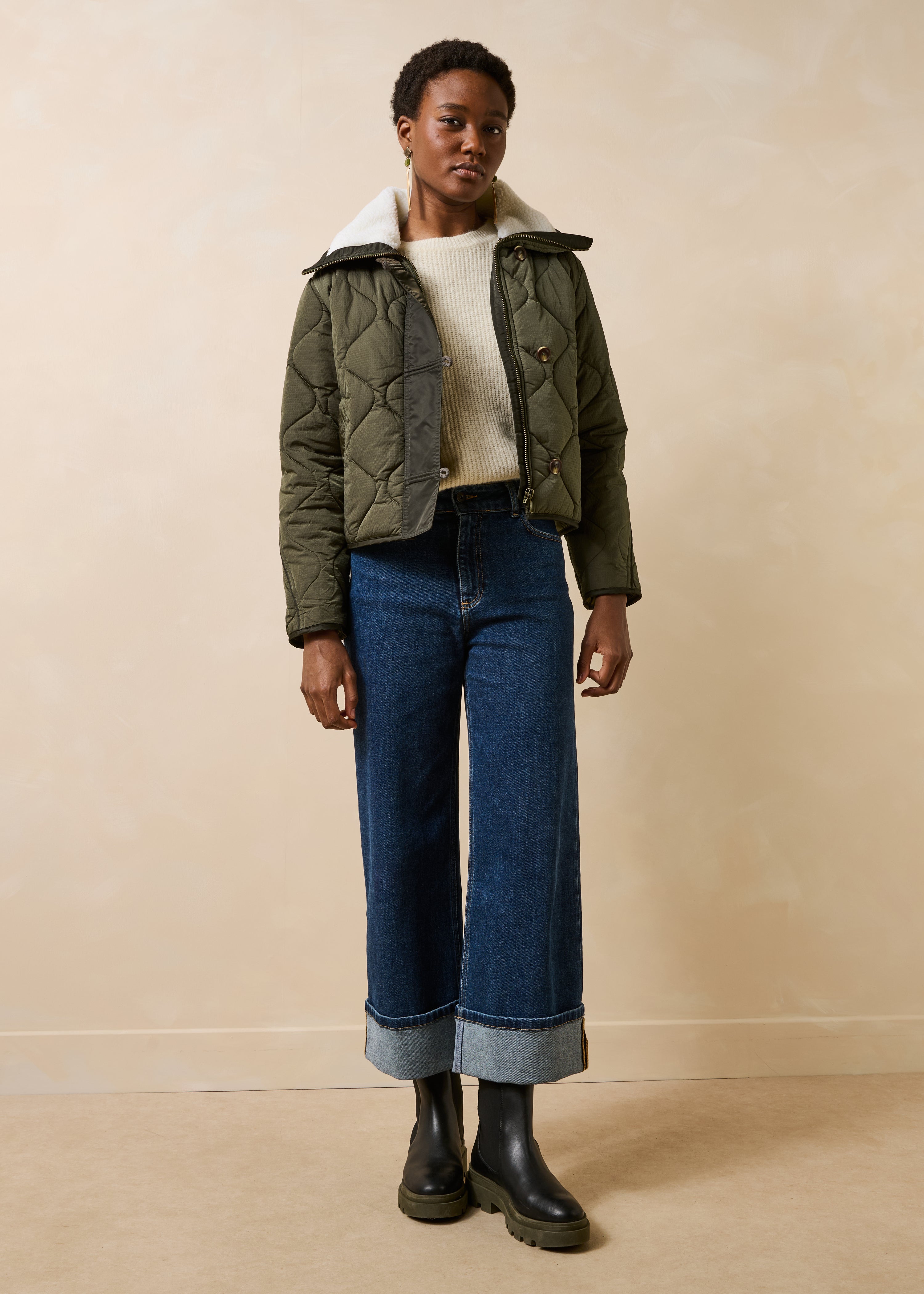 Short quilted khaki puffer jacket