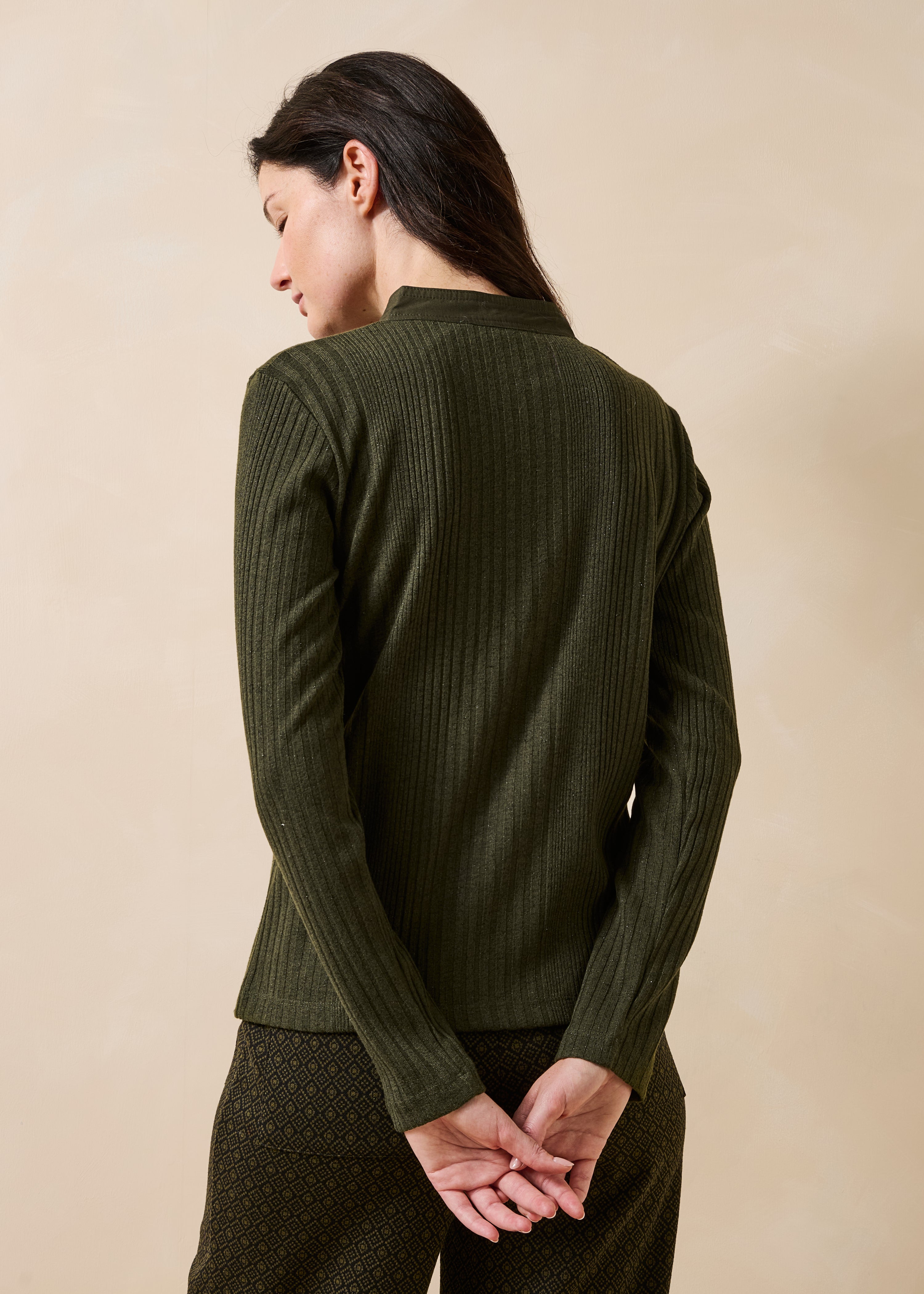 Long-sleeve ribbed knit khaki T-shirt
