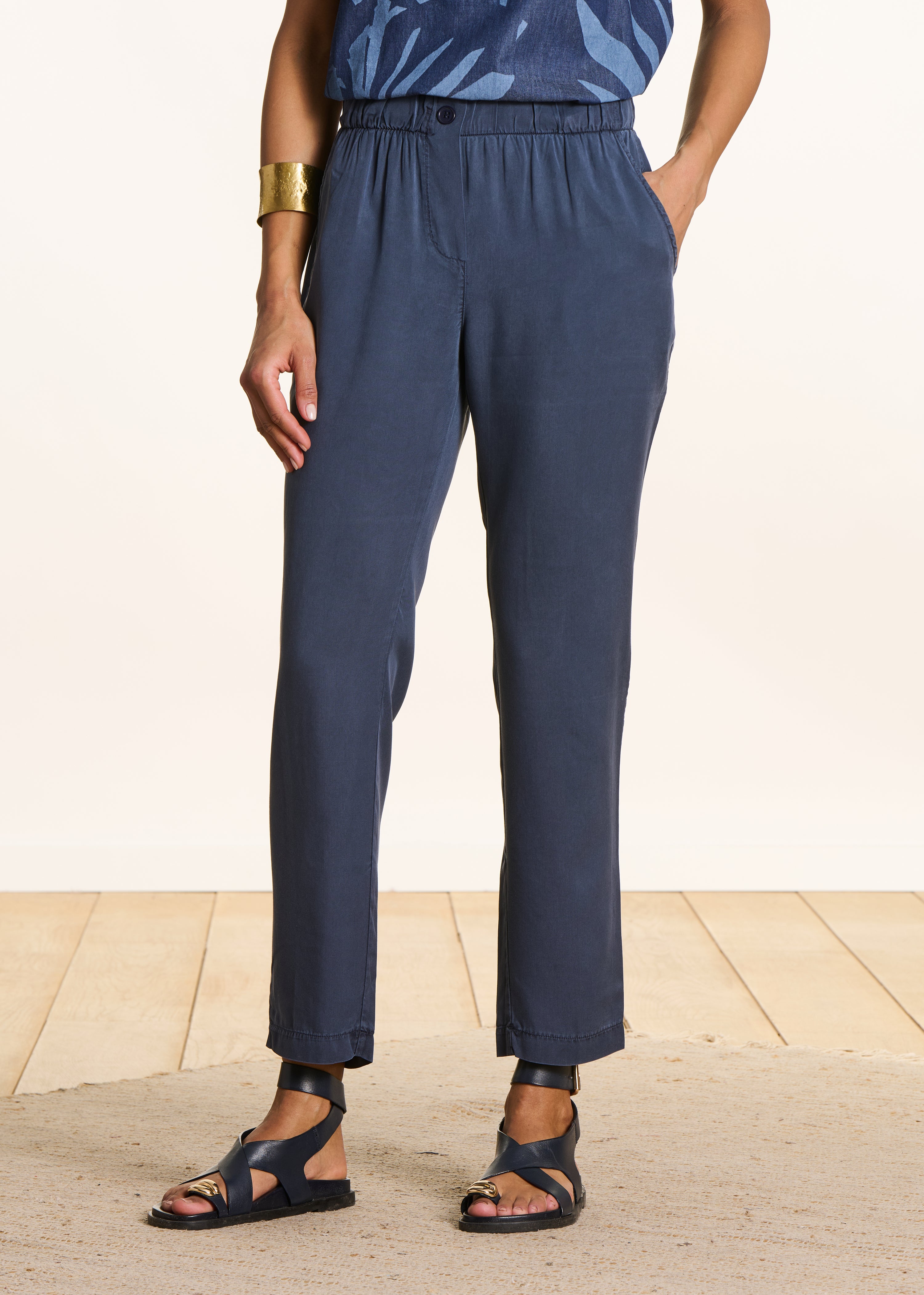 Loose-fitting Lyocell trousers