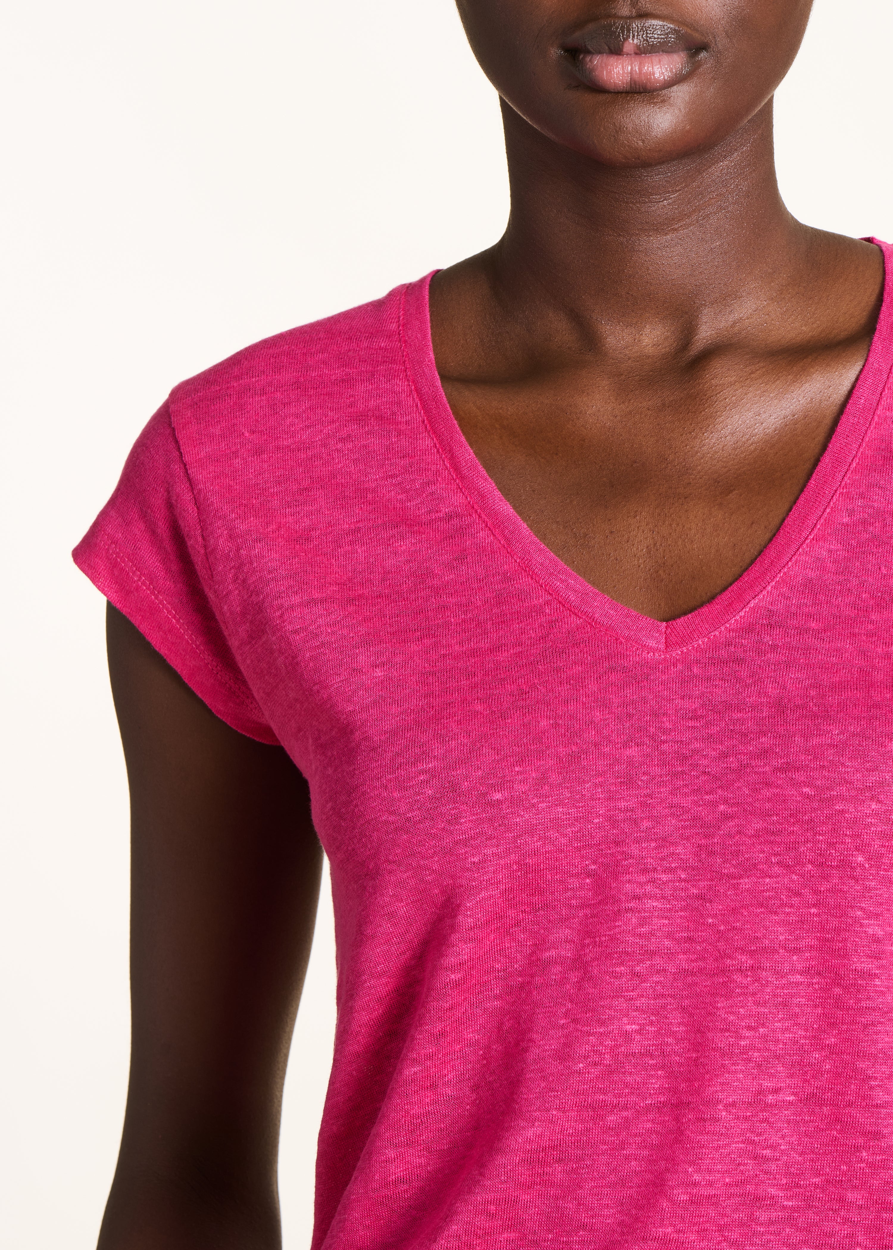 Fuchsia pink short-sleeved linen T-shirt