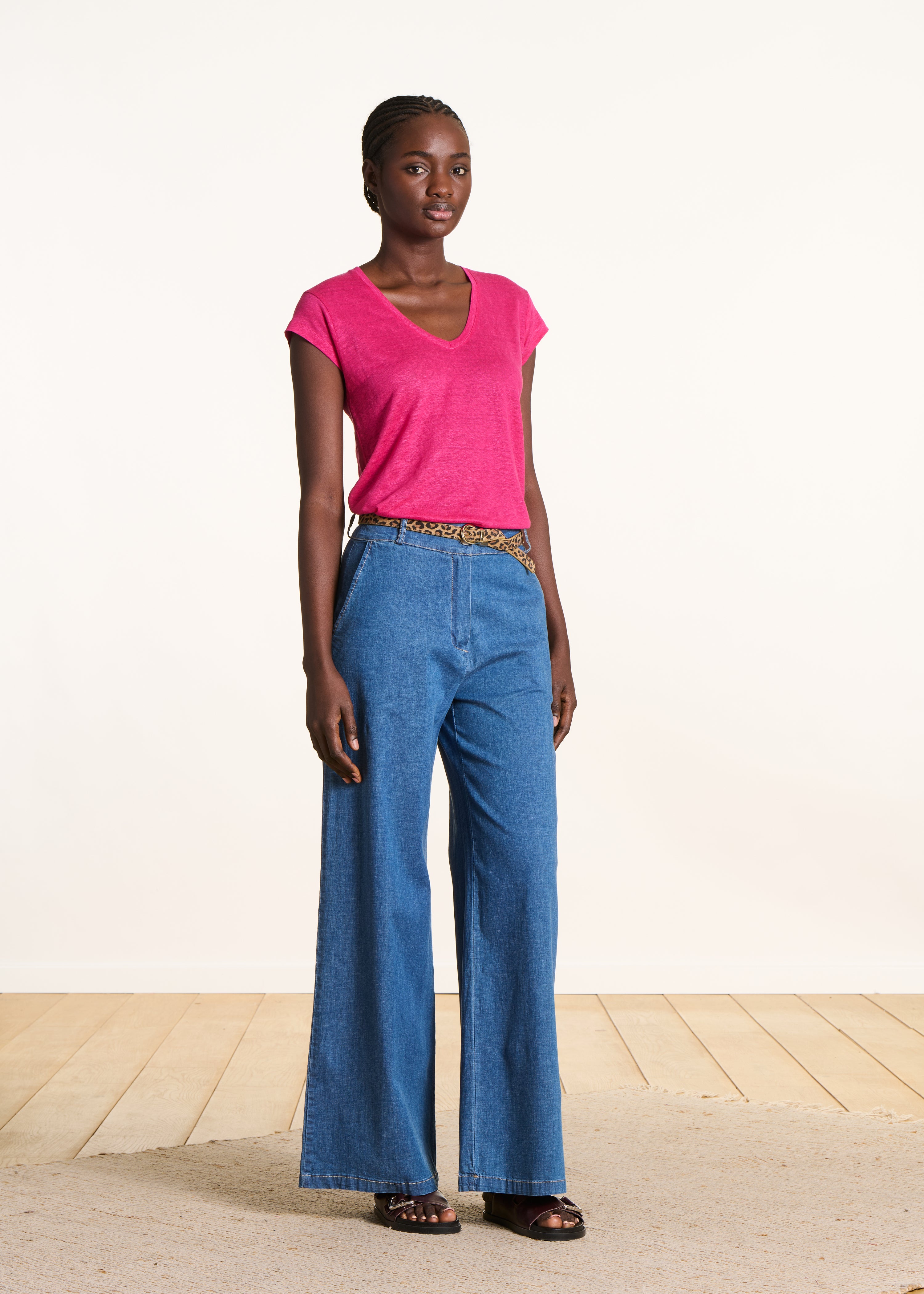 Fuchsia pink short-sleeved linen T-shirt