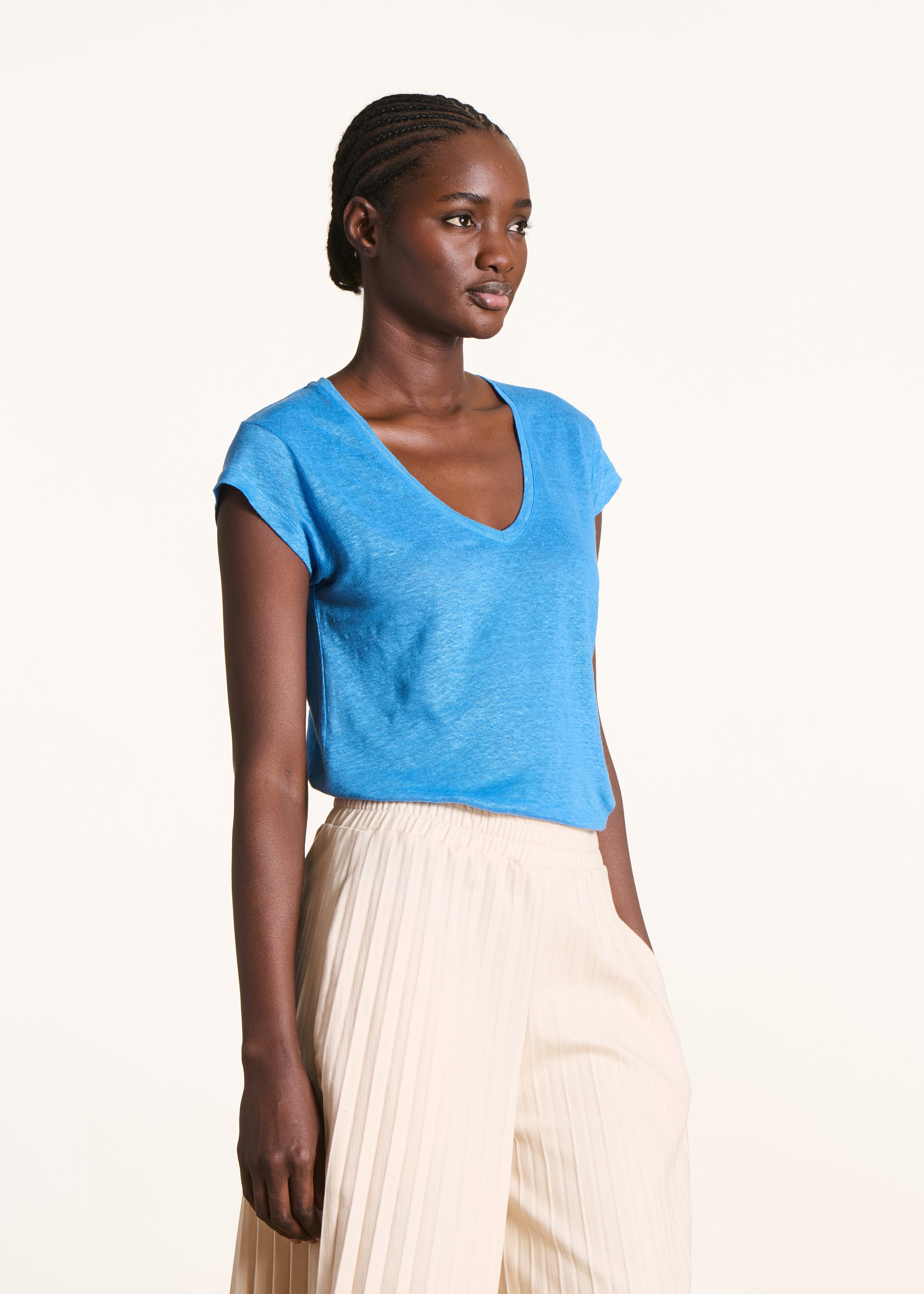 Blue short-sleeved linen T-shirt