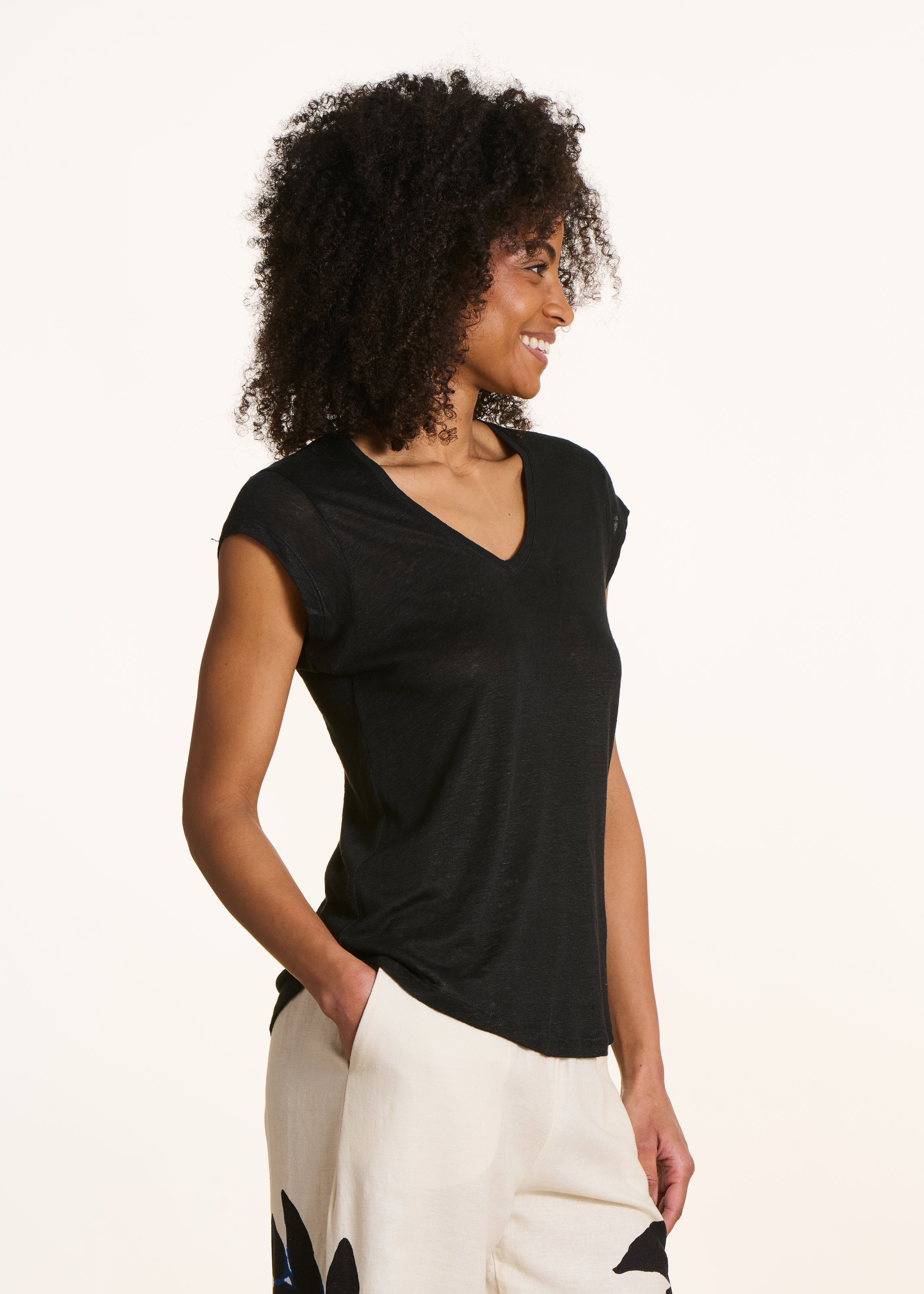 Linen T-shirt with small drop sleeves