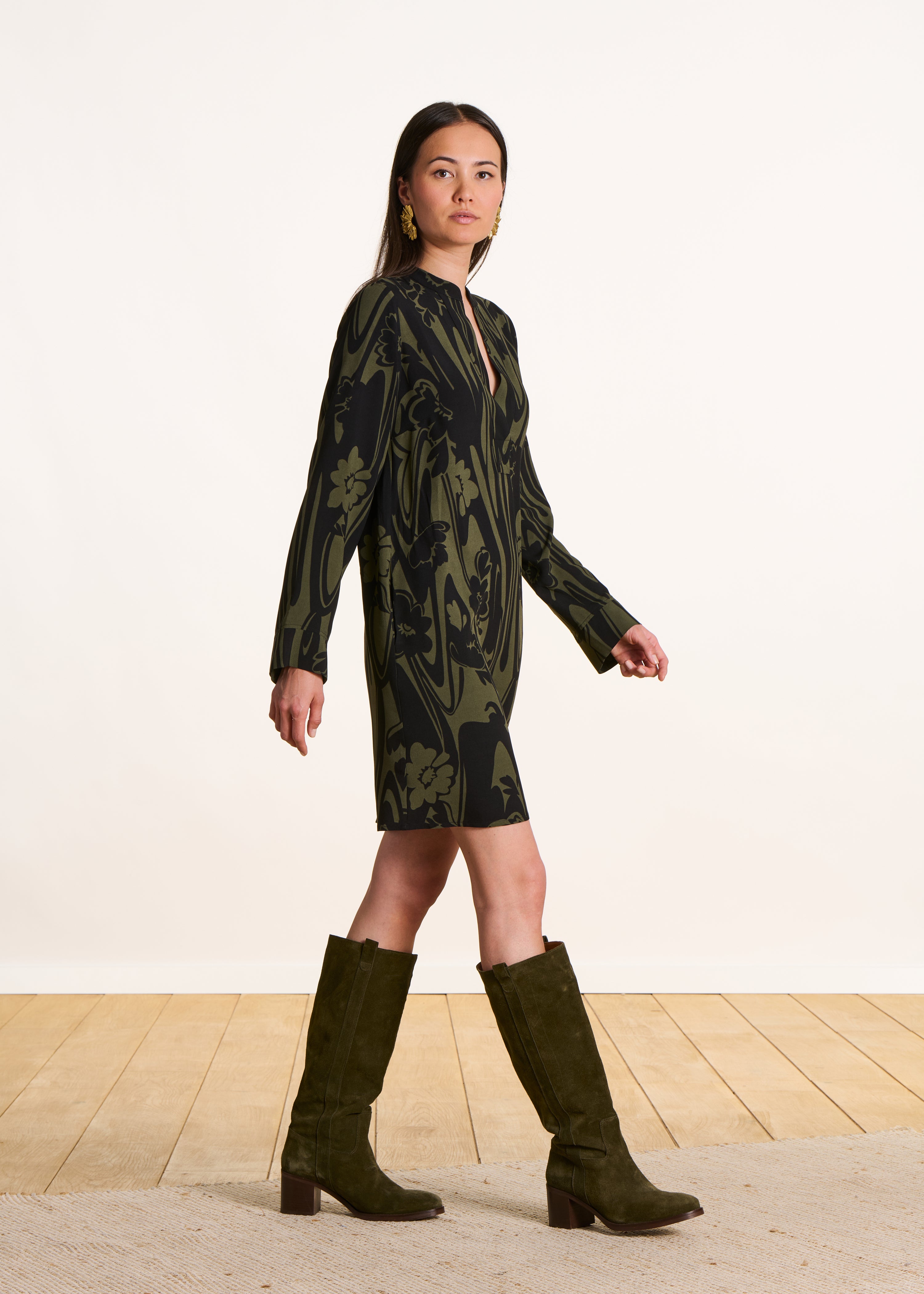 Khaki boots with leather heels