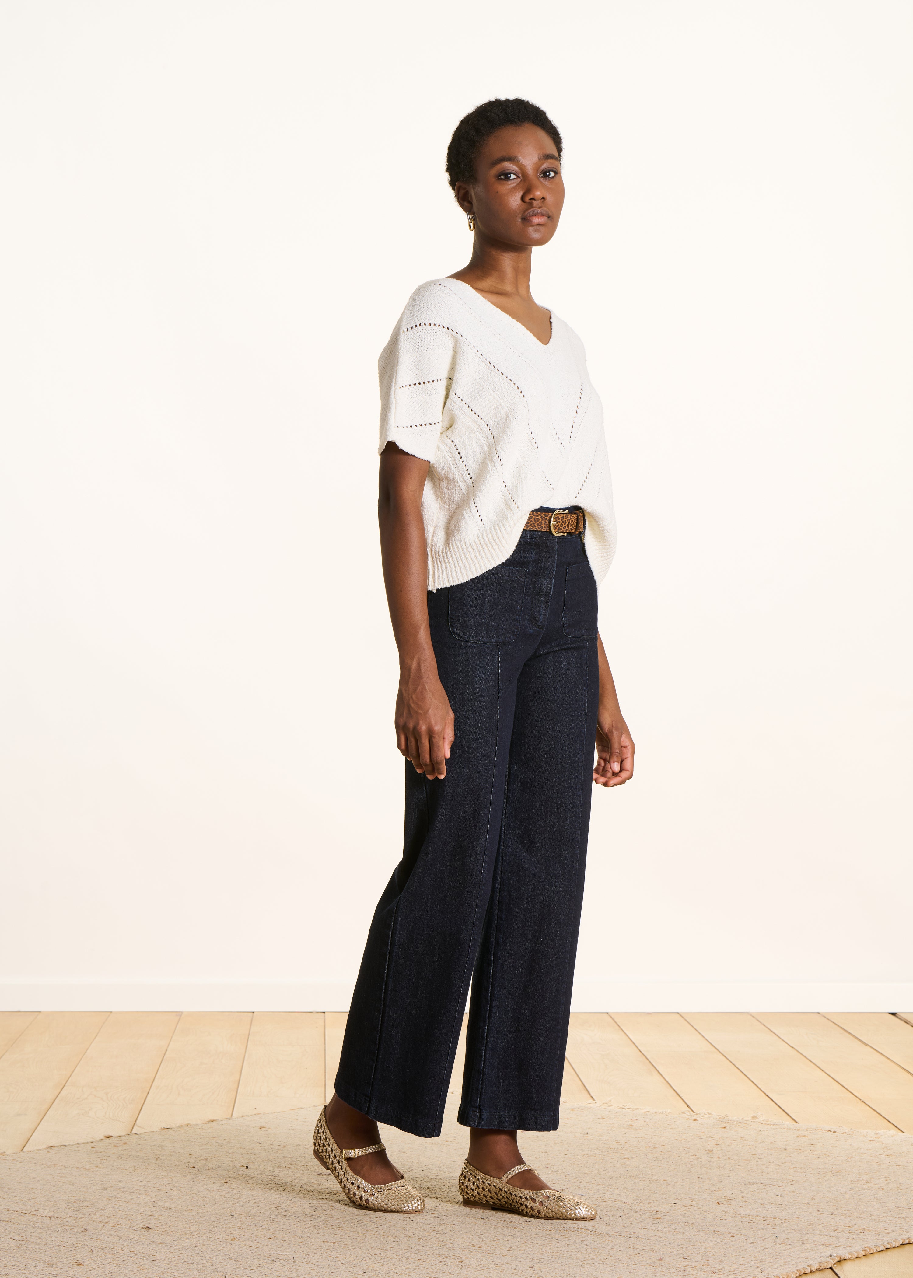 Wide raw high-waisted jeans