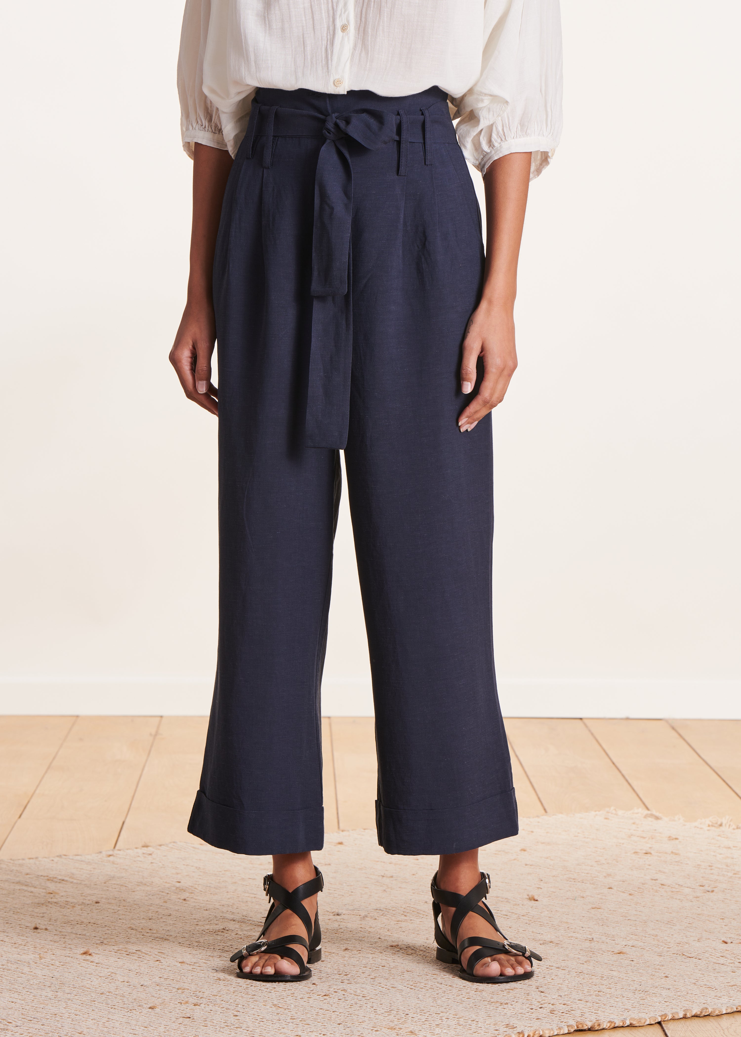 Pantalon large bleu foncé habillé à taille haute