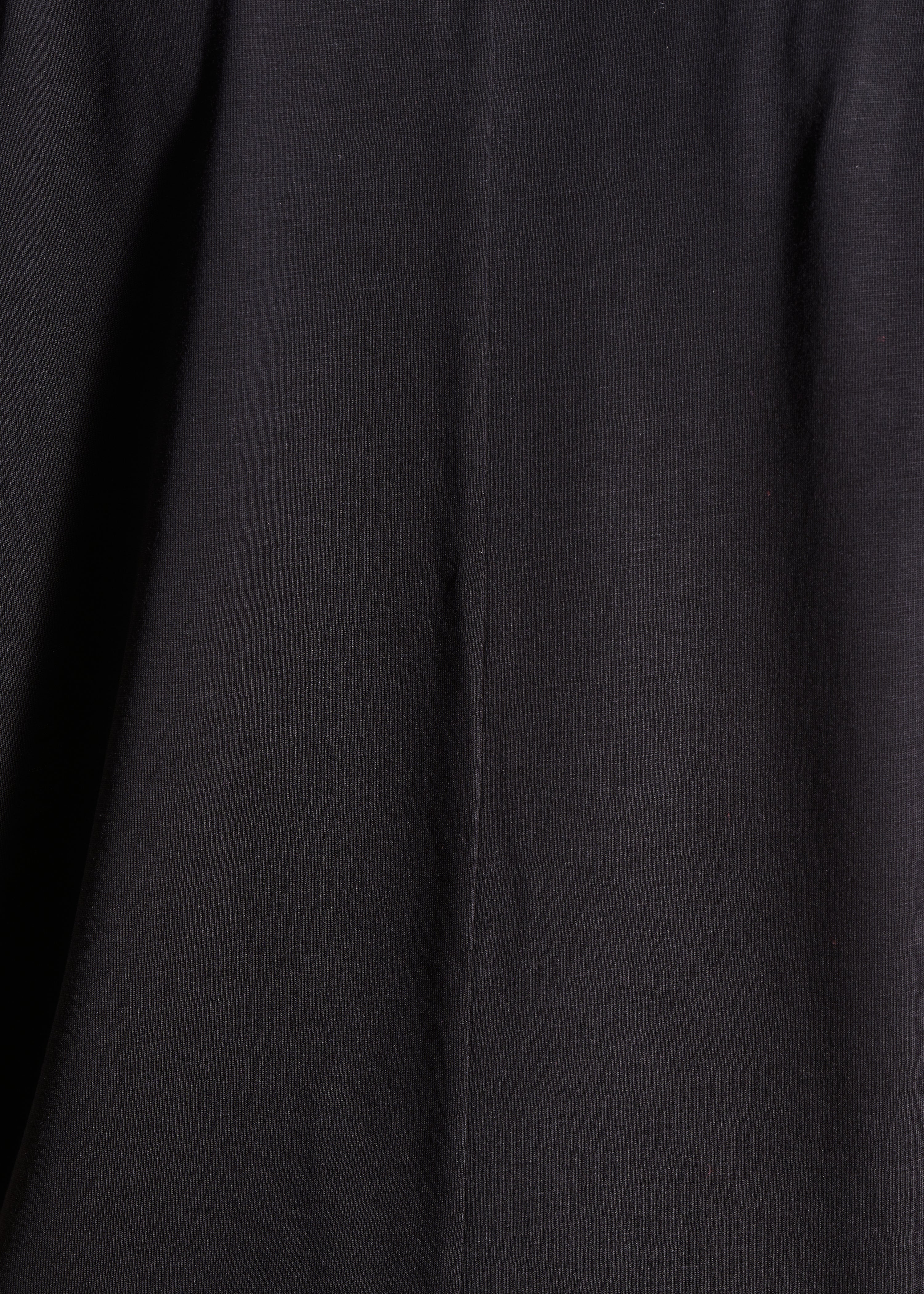 T-shirt blusada preto em lyocell mangas curtas