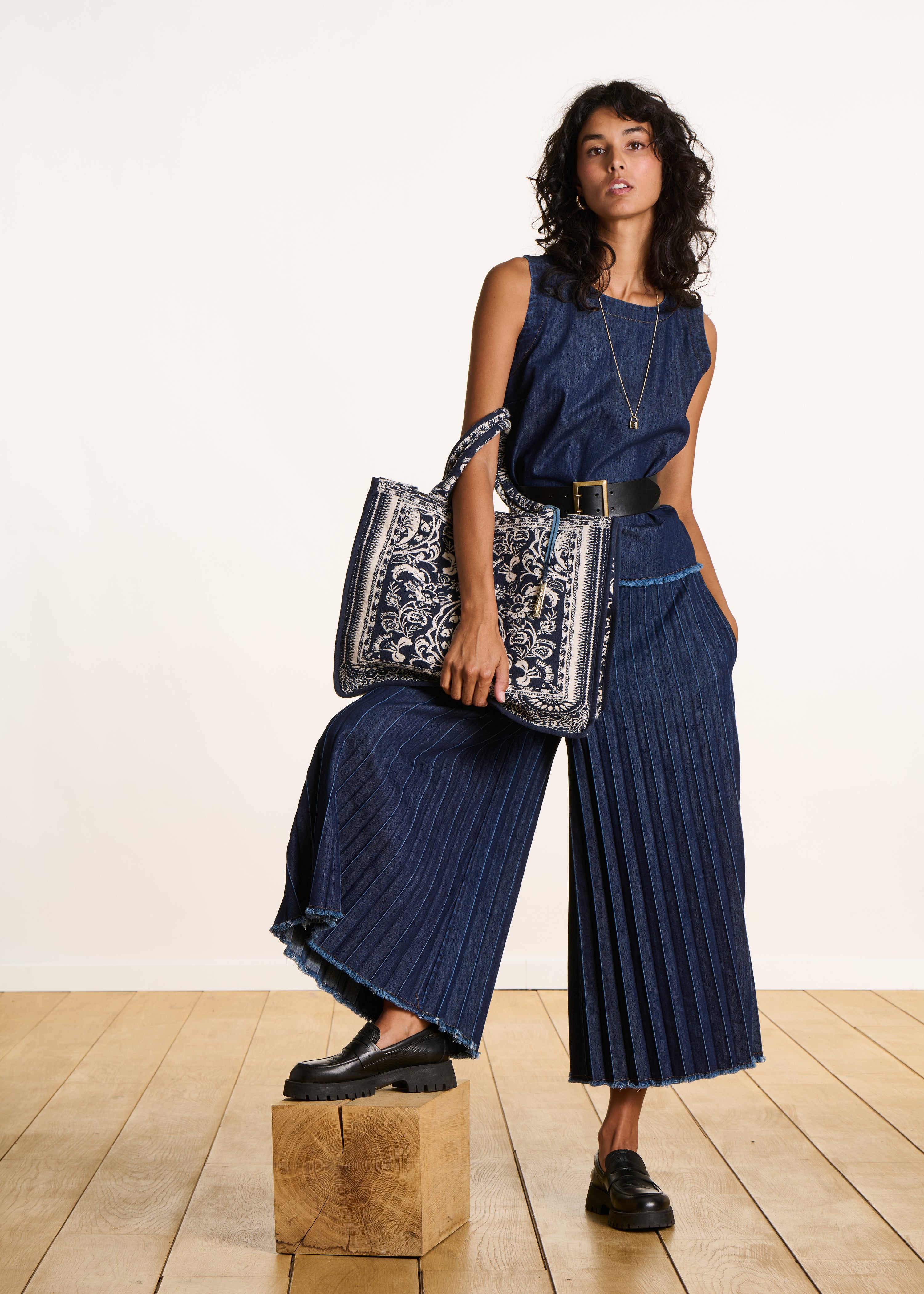 Saco tote azul-marinho em jacquard