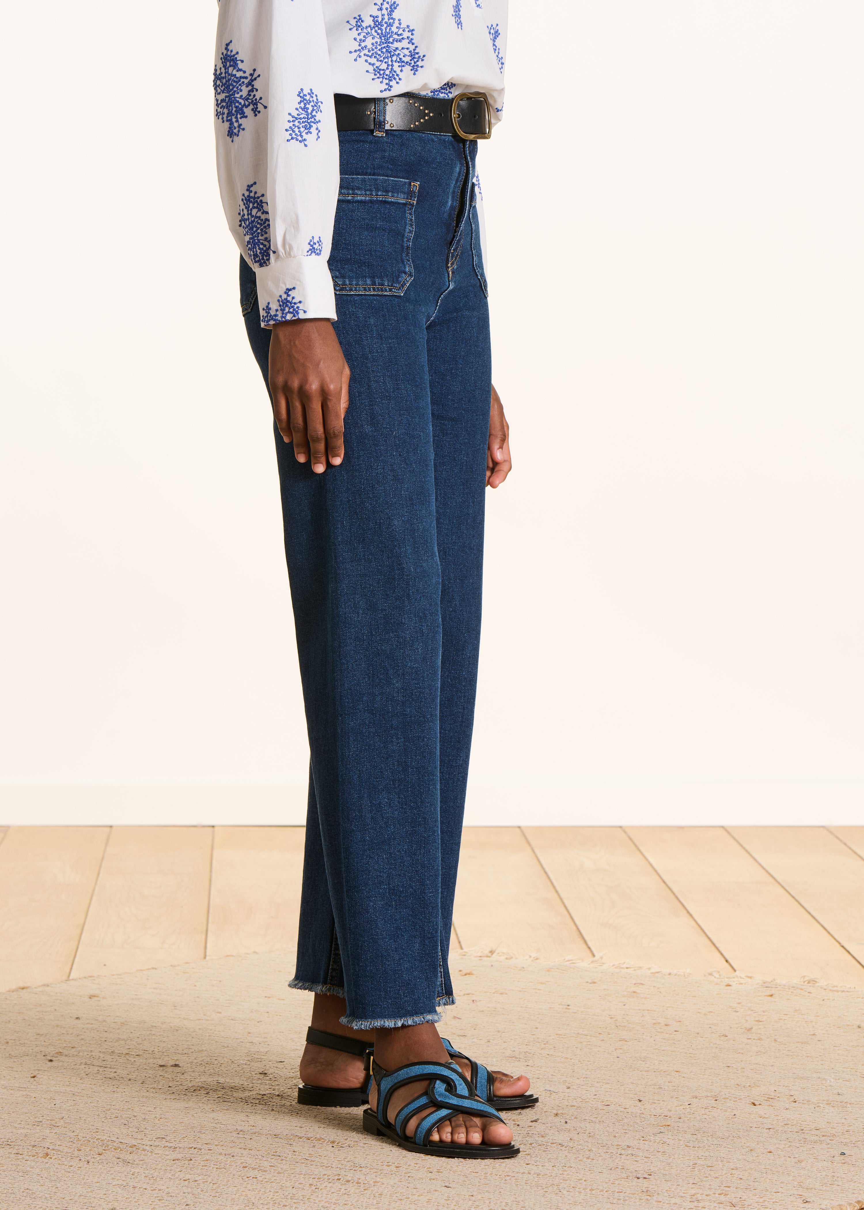 High-waisted flare jeans in organic cotton