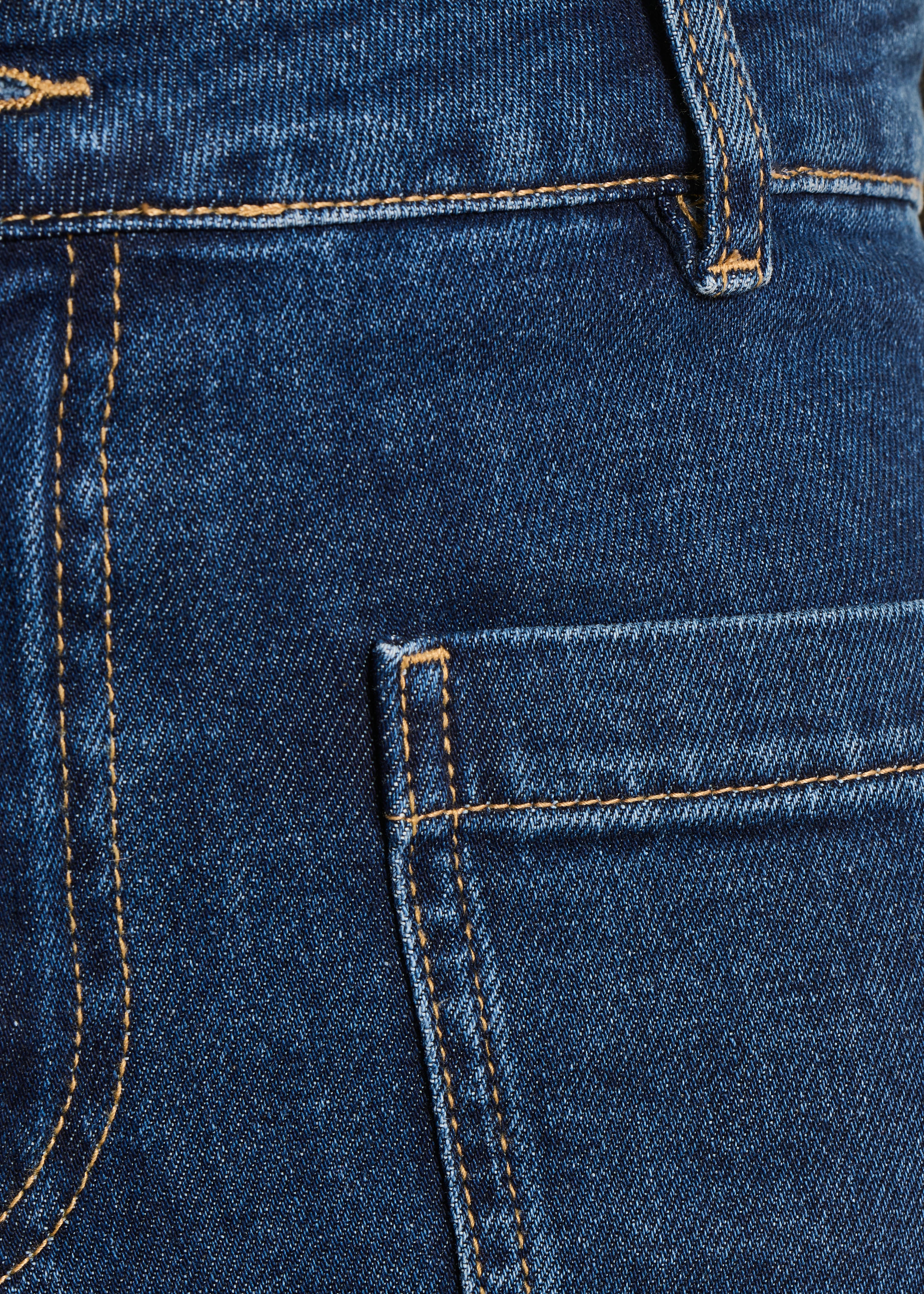 High-waisted flare jeans in organic cotton