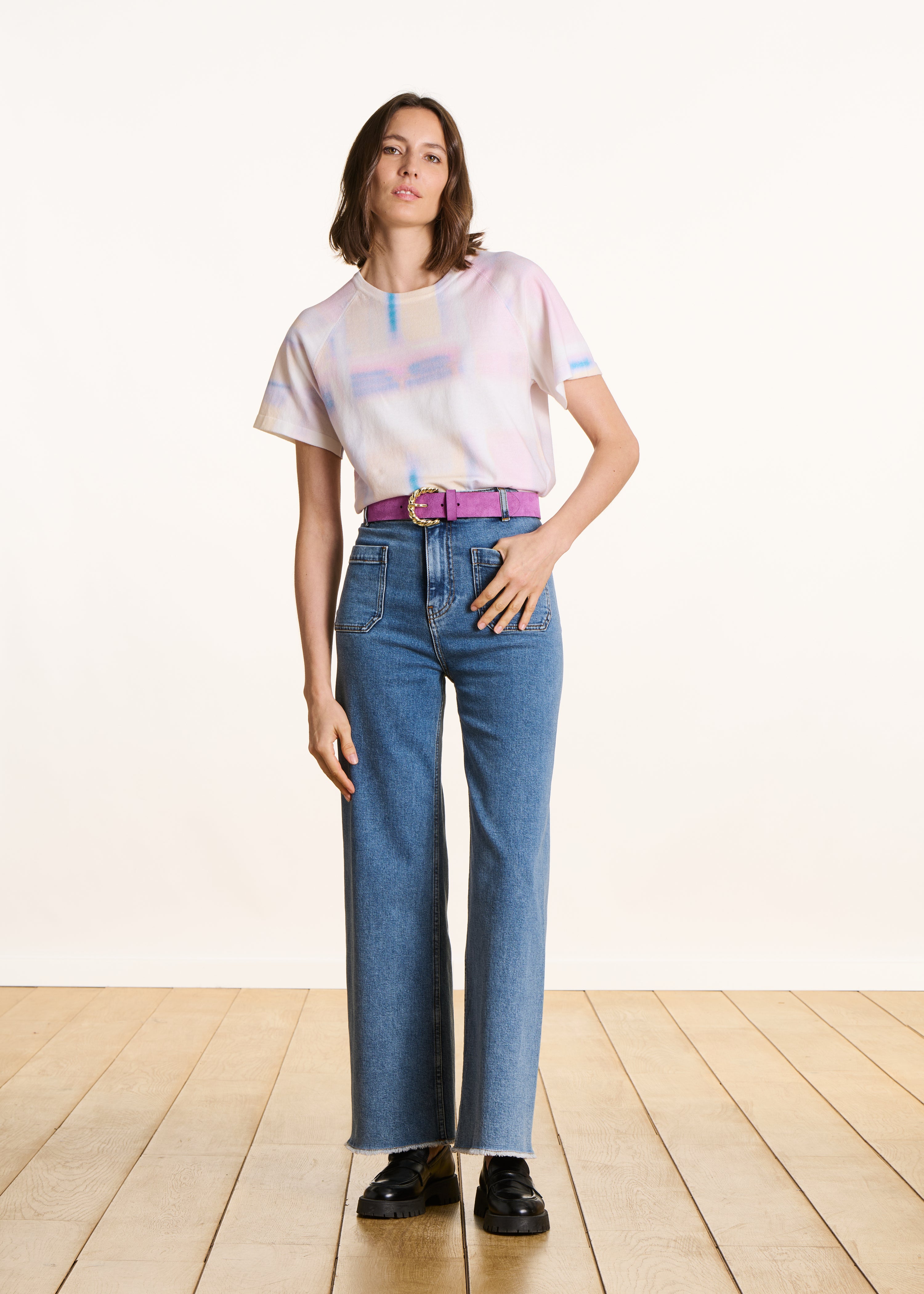 High-waisted light flare jeans in organic cotton