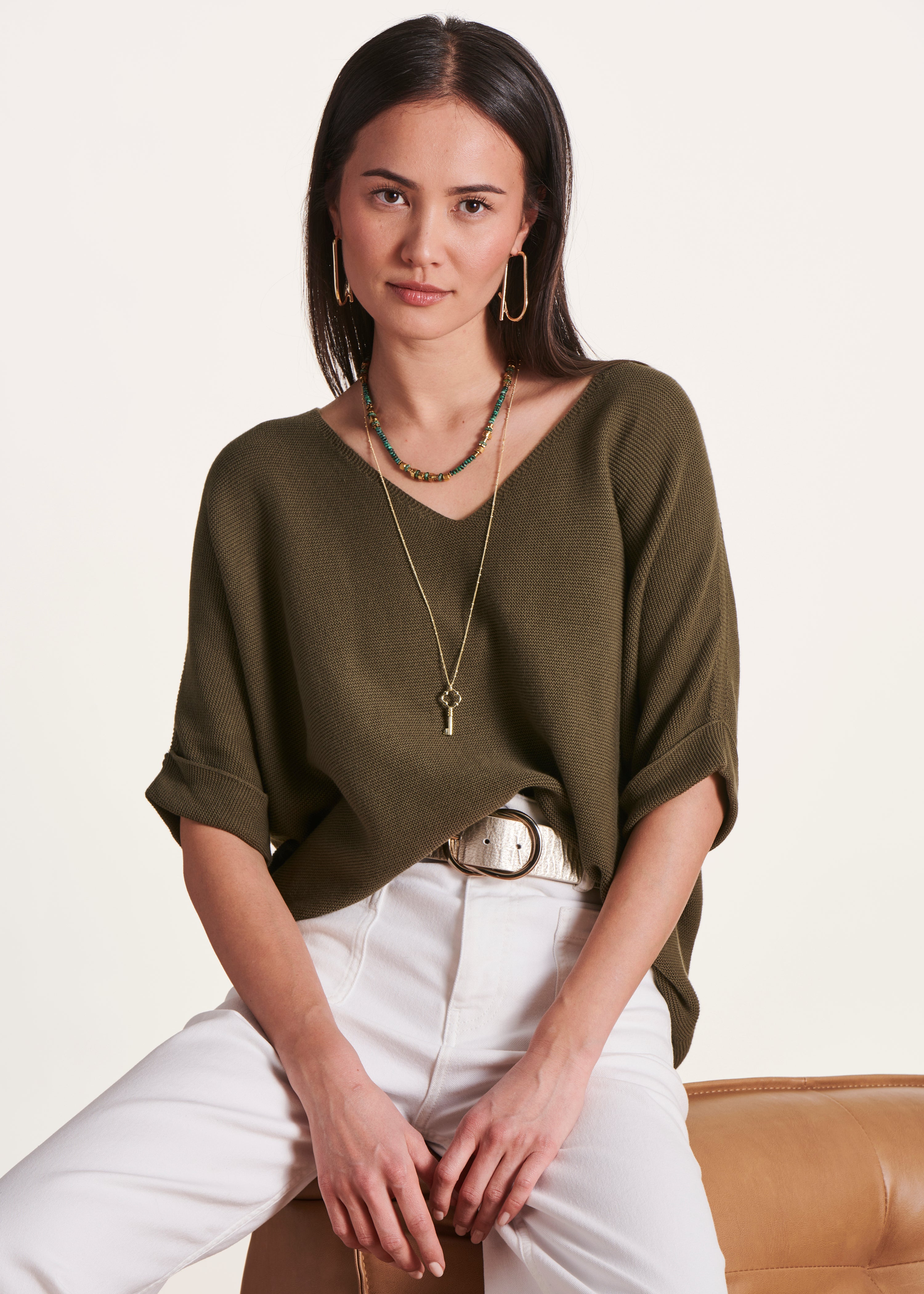 Khaki short-sleeved V-neck sweater