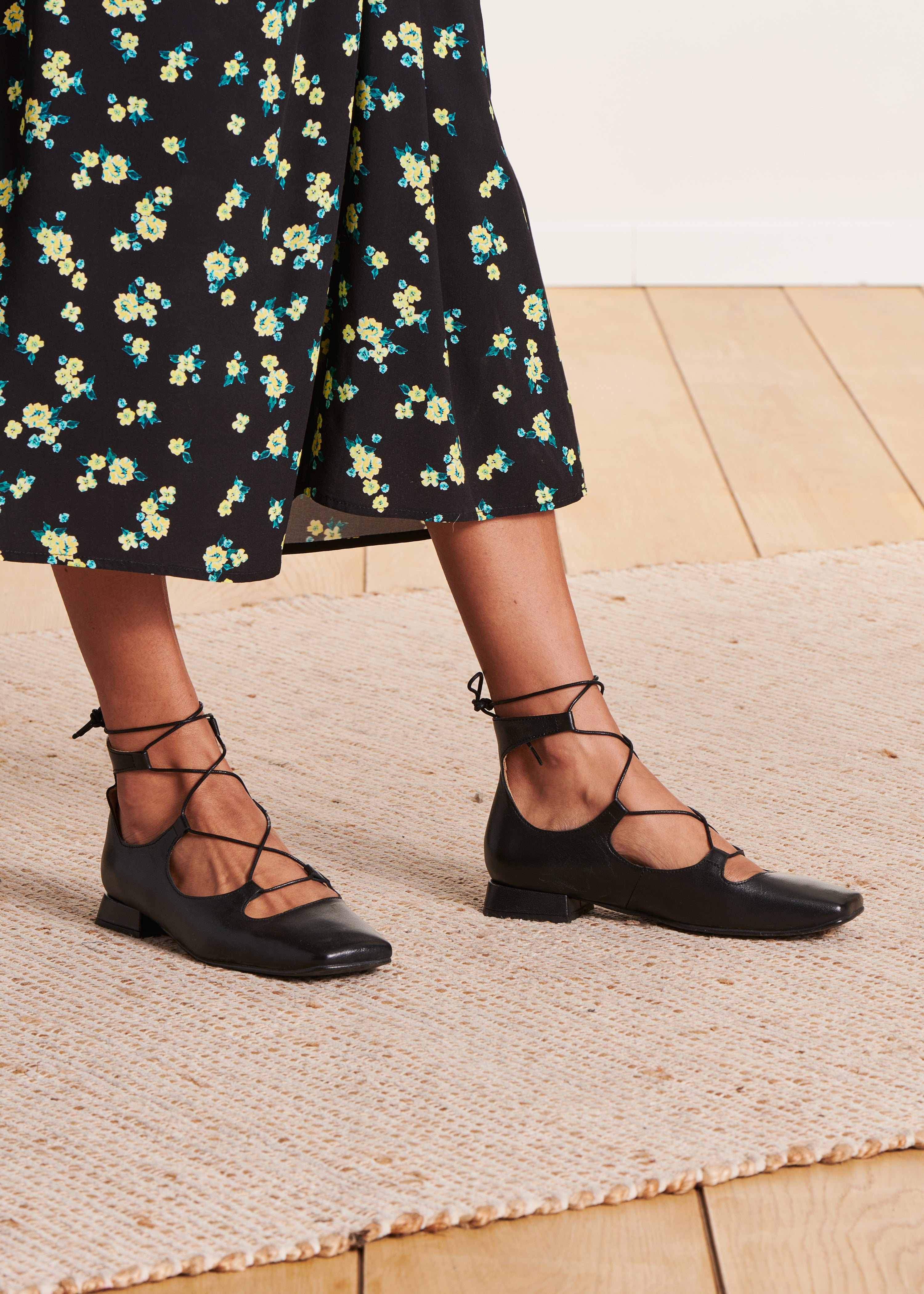 Ballerines noires à lacets