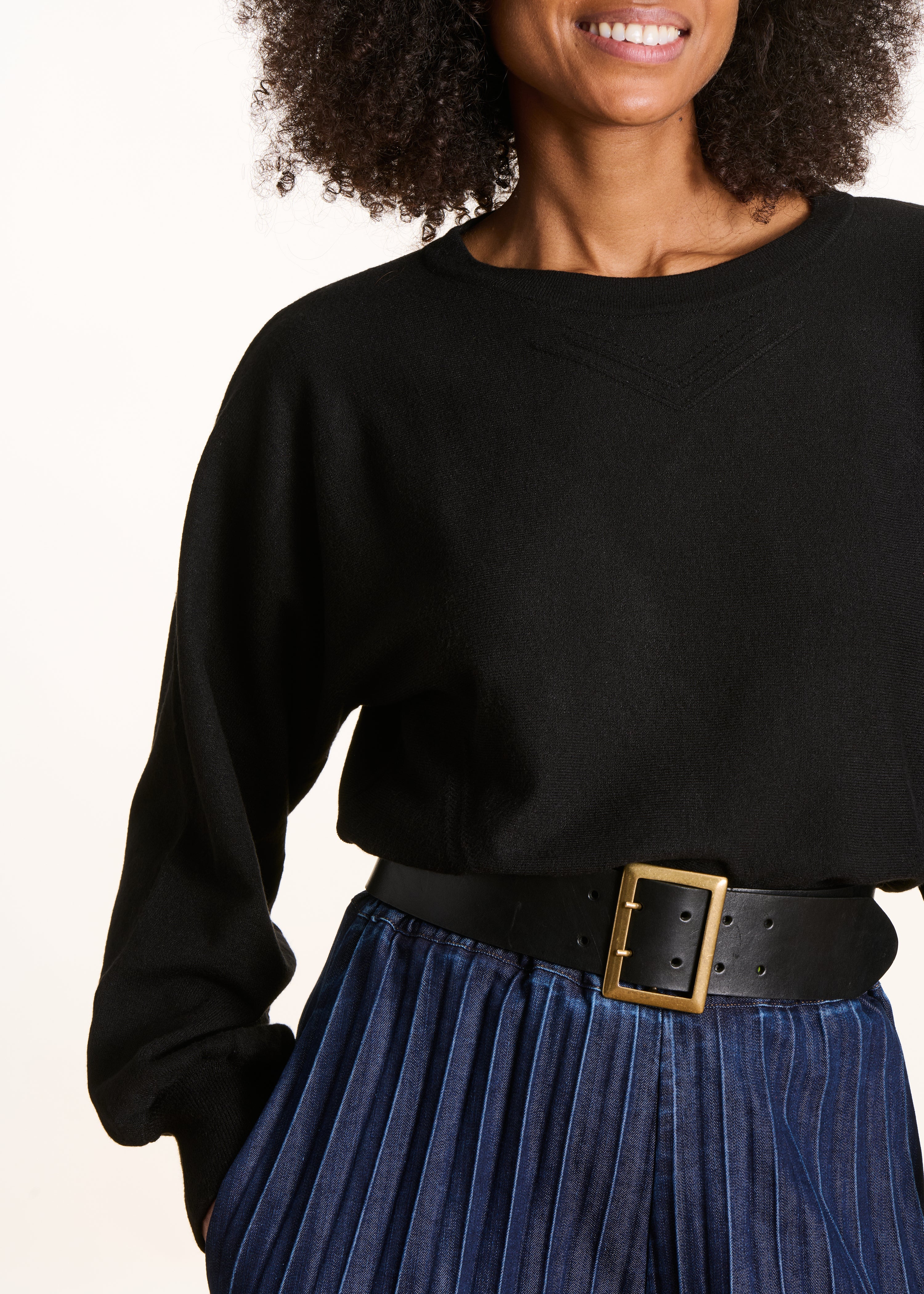 Maglia nera a maglia fine