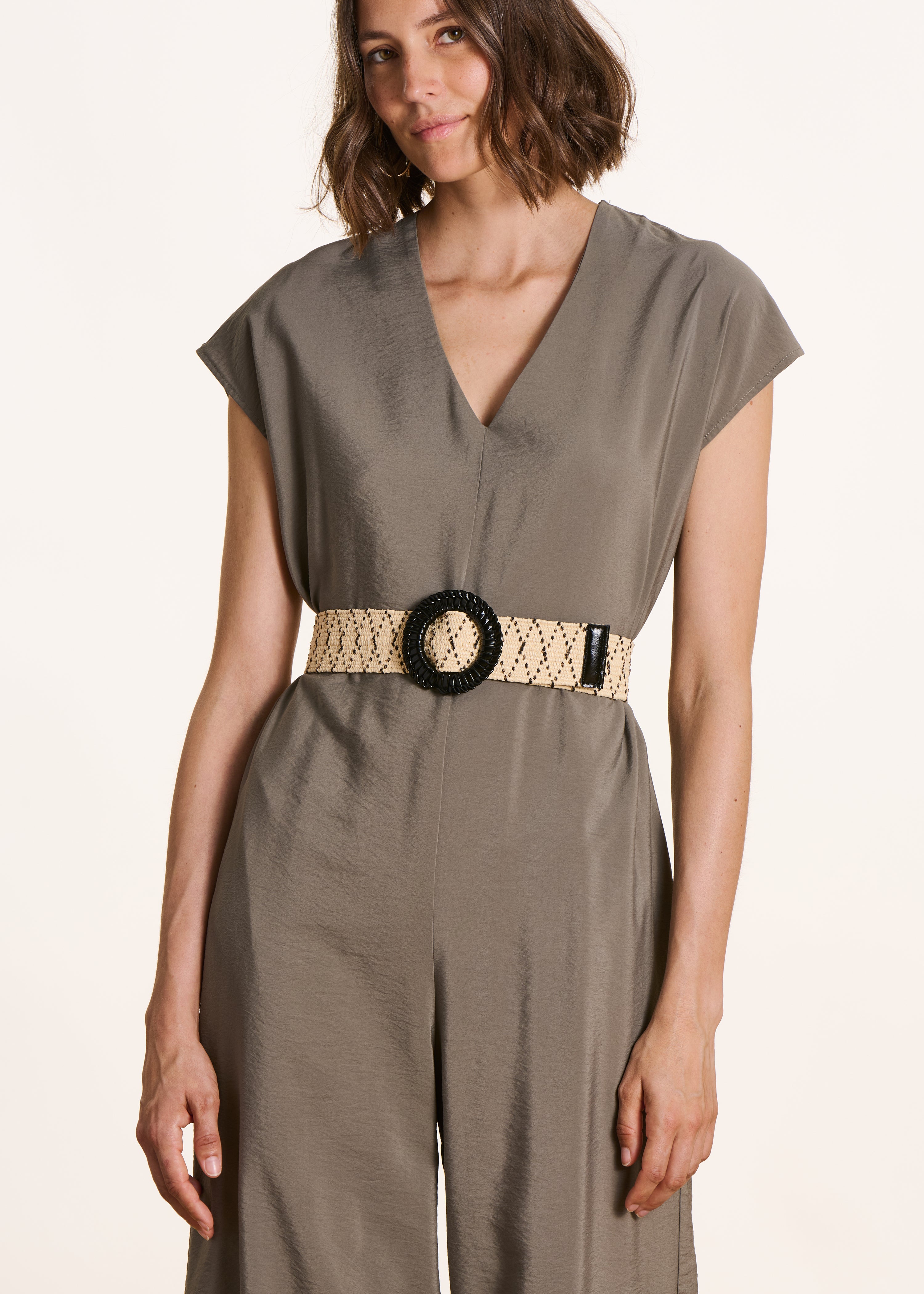 Cintura elastica beige con fibbia grande