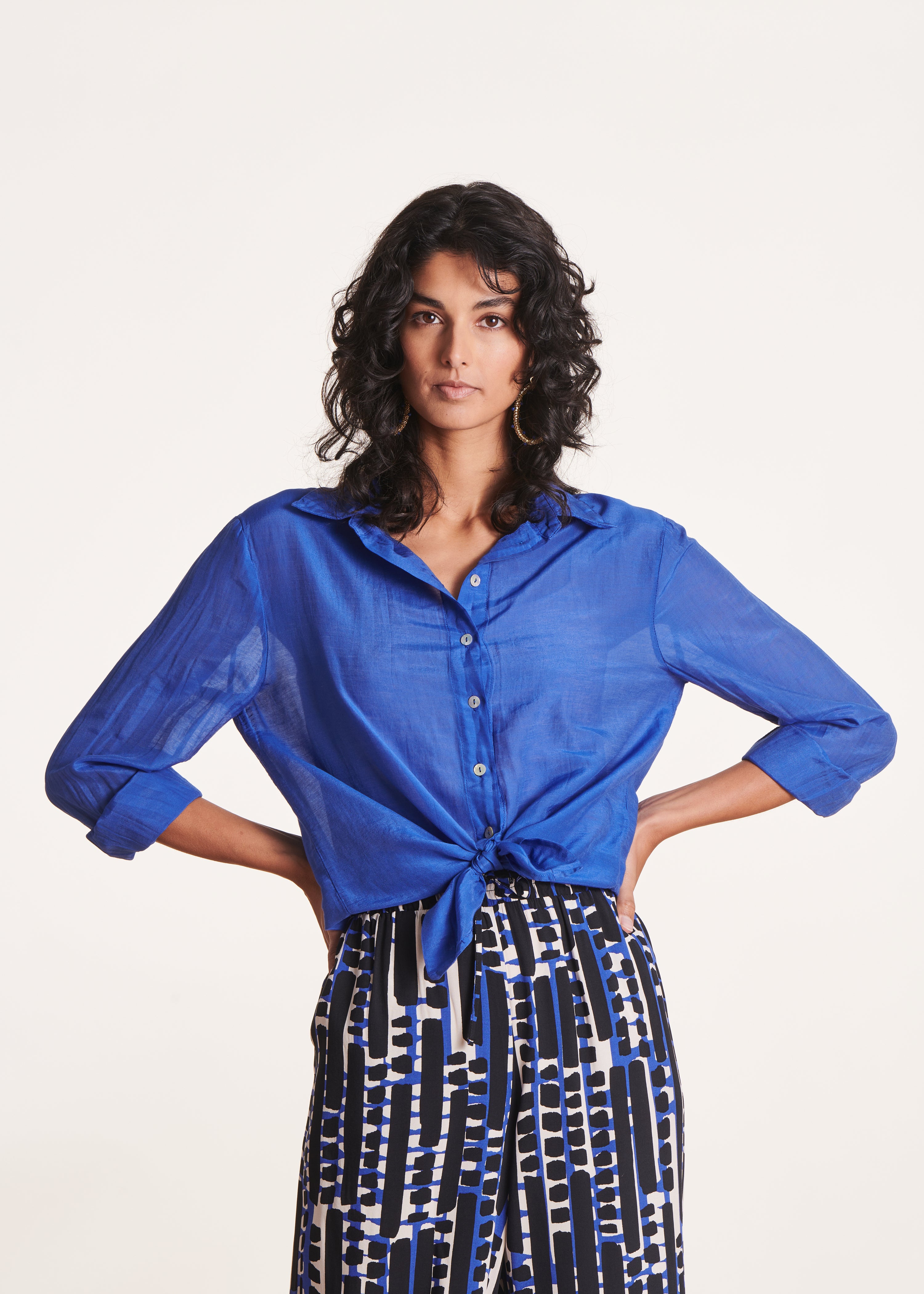 Chemise bleue en voile coton/soie