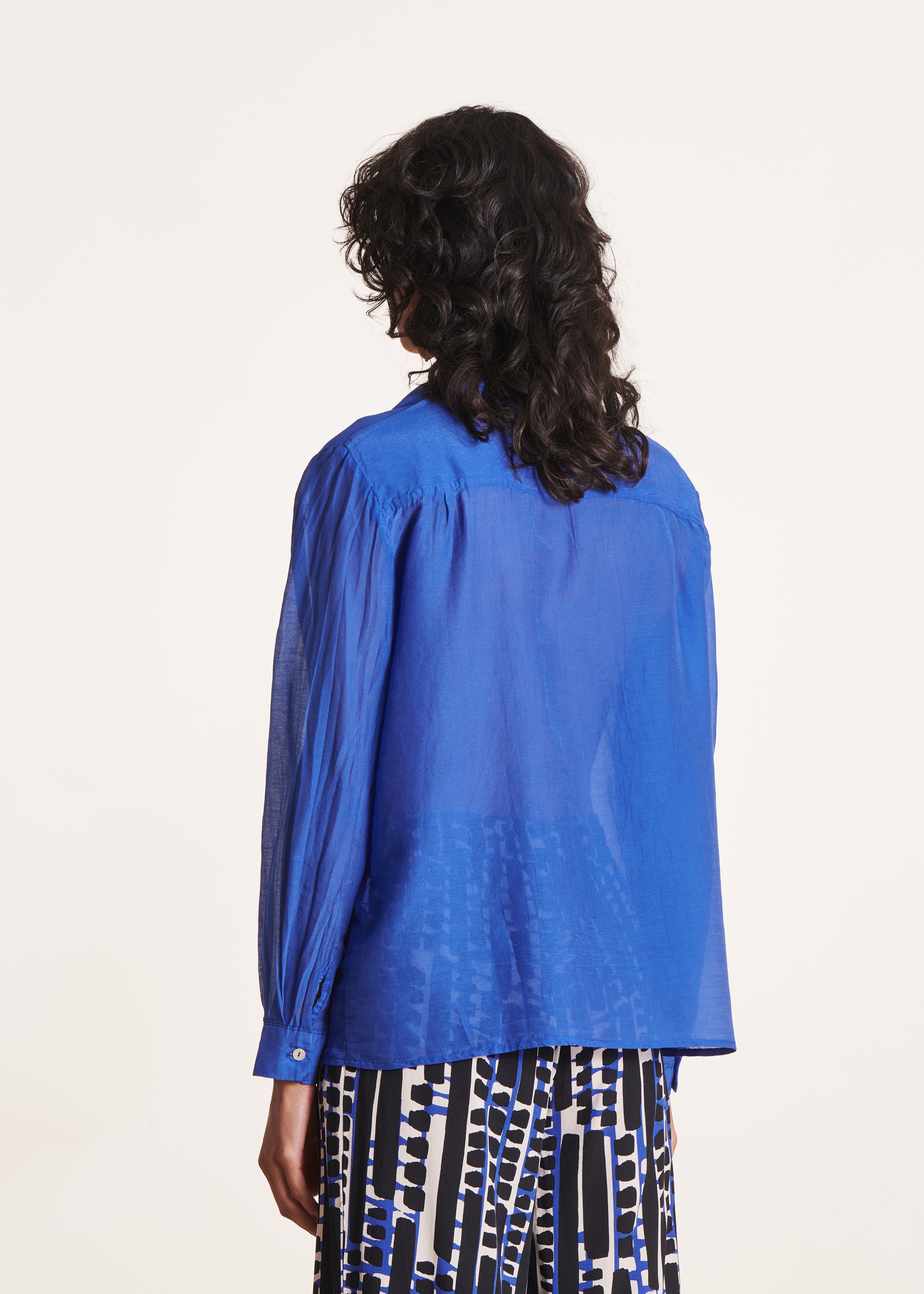 Chemise bleue en voile coton/soie