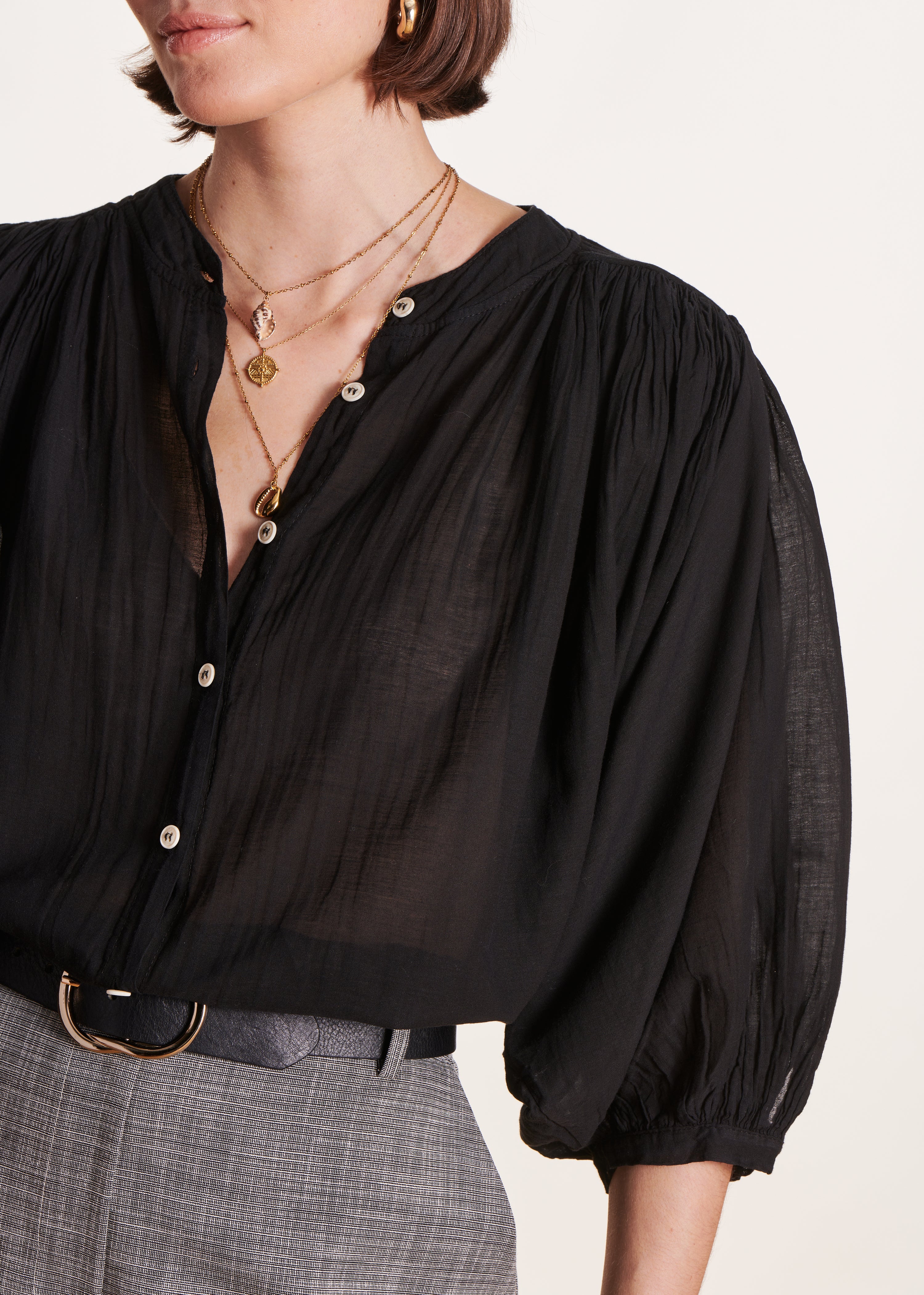 Chemisier noir en voile de coton fluide