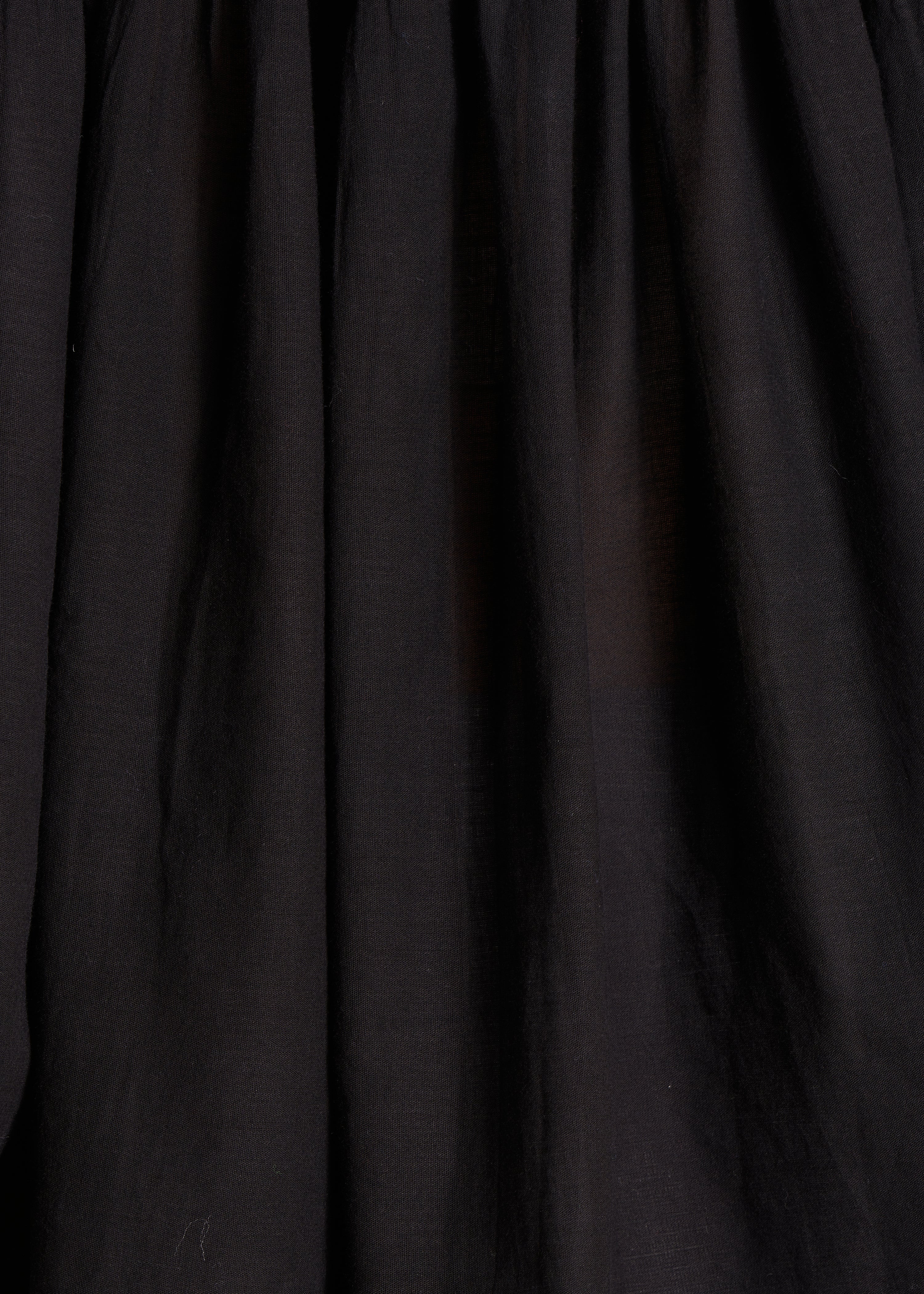 Chemisier noir en voile de coton fluide