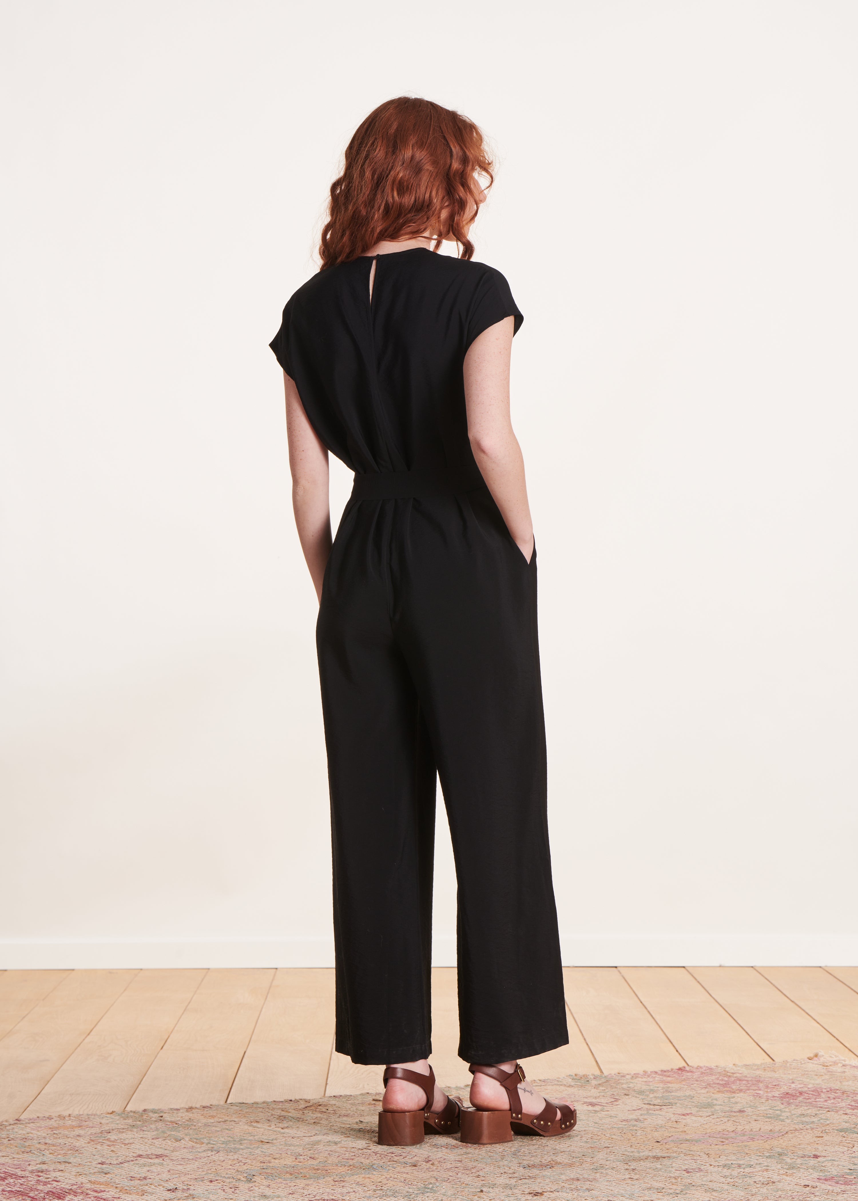 Combinaison pantalon noire unie
