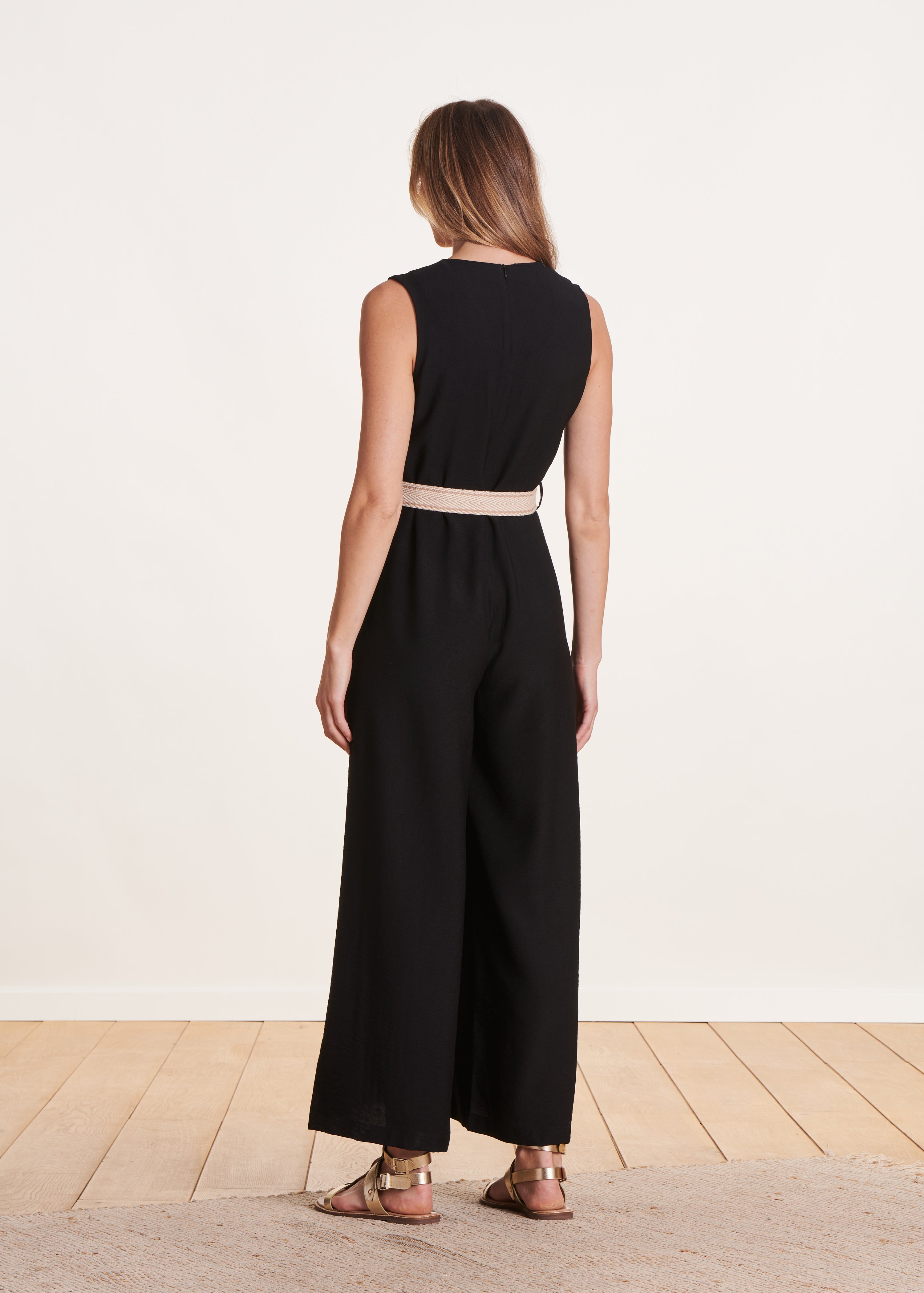 Combinaison noire sans manches fluide en jacquard