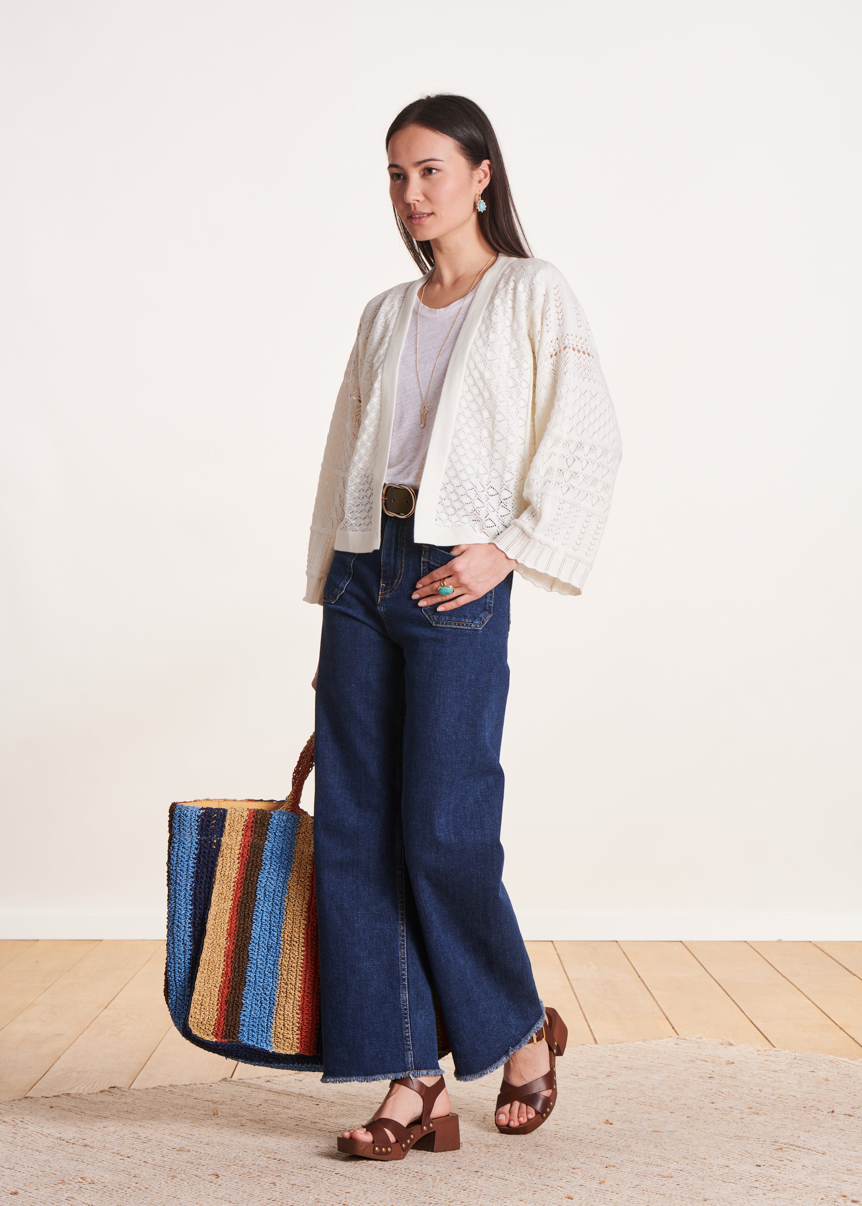 Gilet court écru ouvert en maille manches longues
