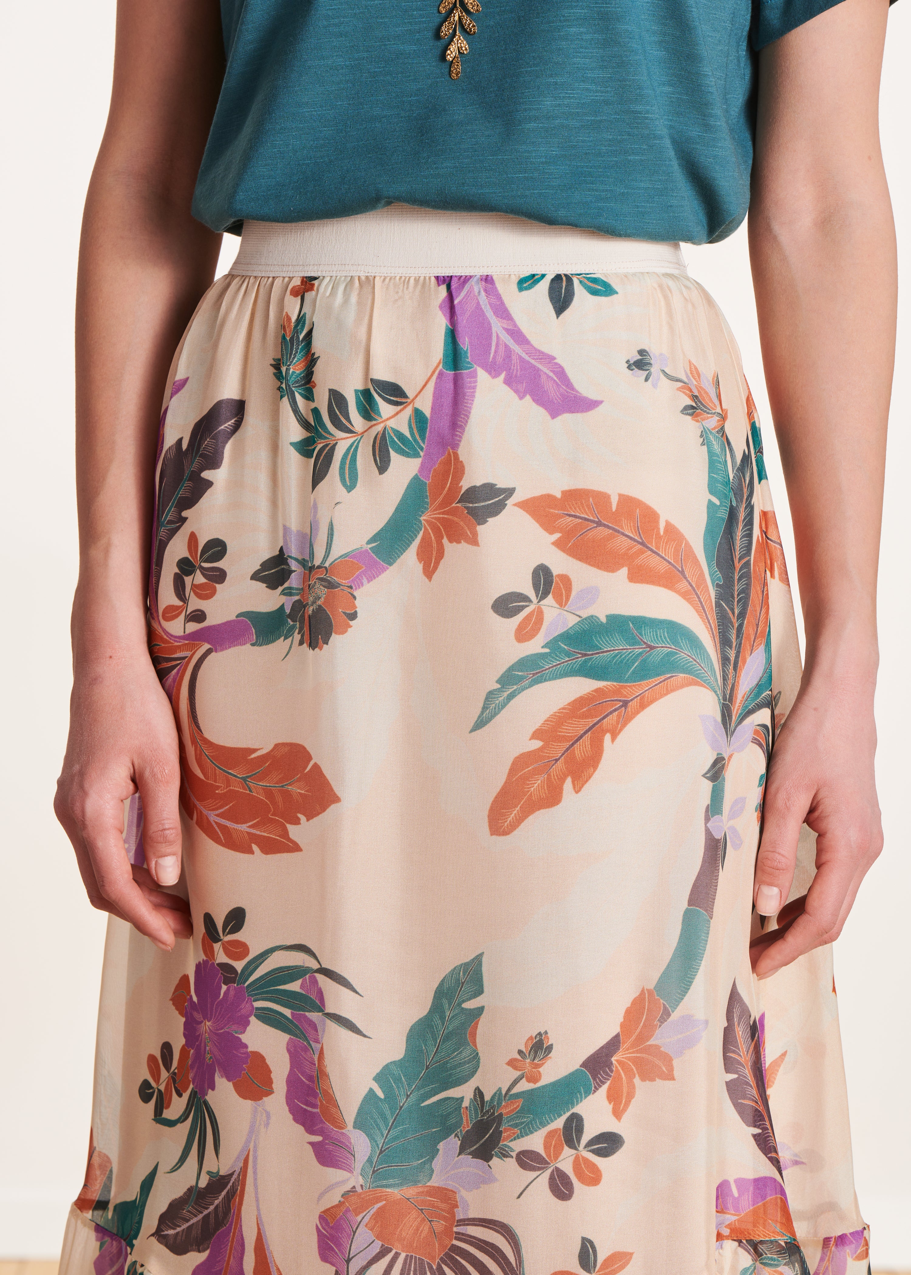 Jupe longue beige en voile viscose/soie imprimé fleuri