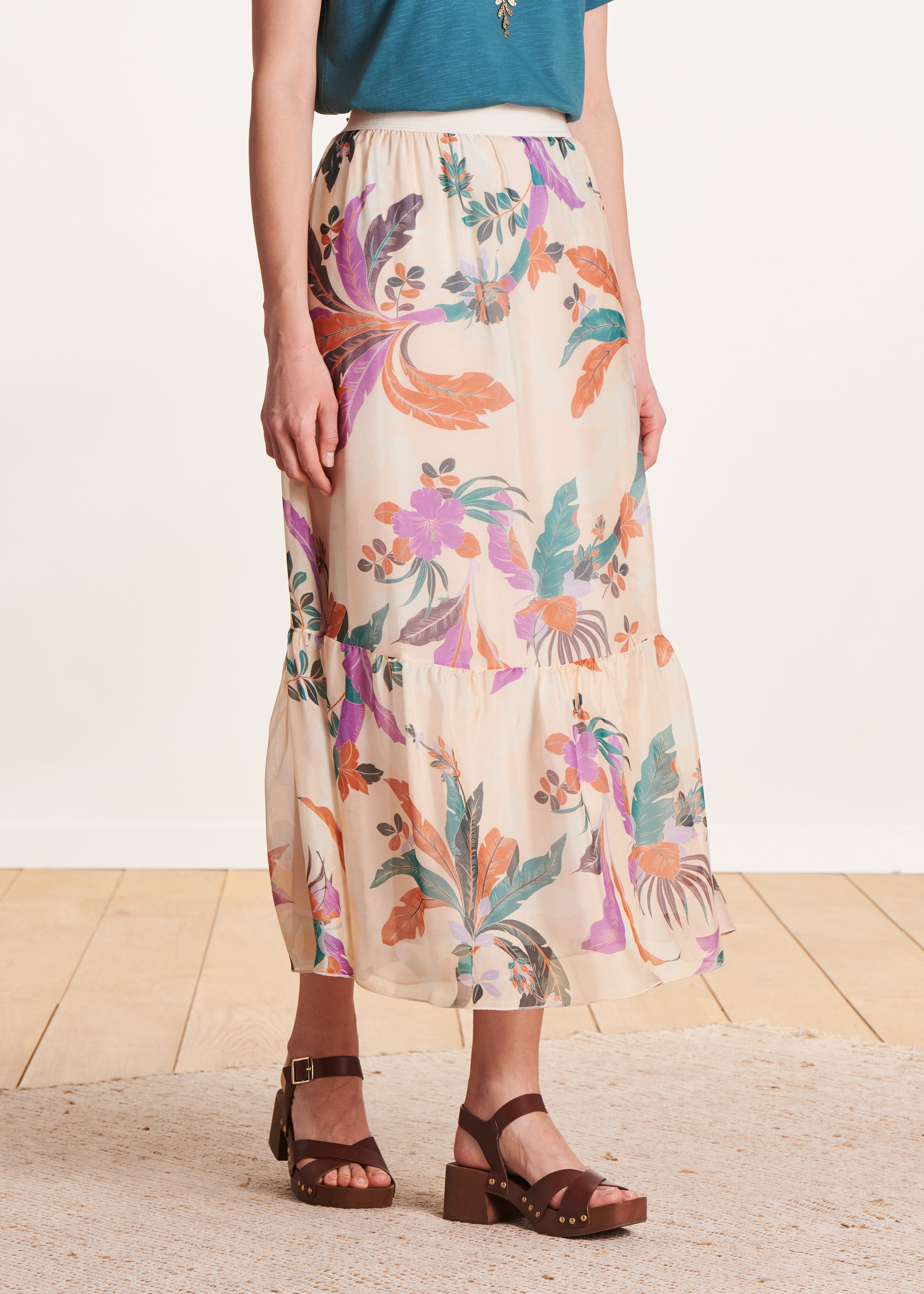 Jupe longue beige en voile viscose/soie imprimé fleuri
