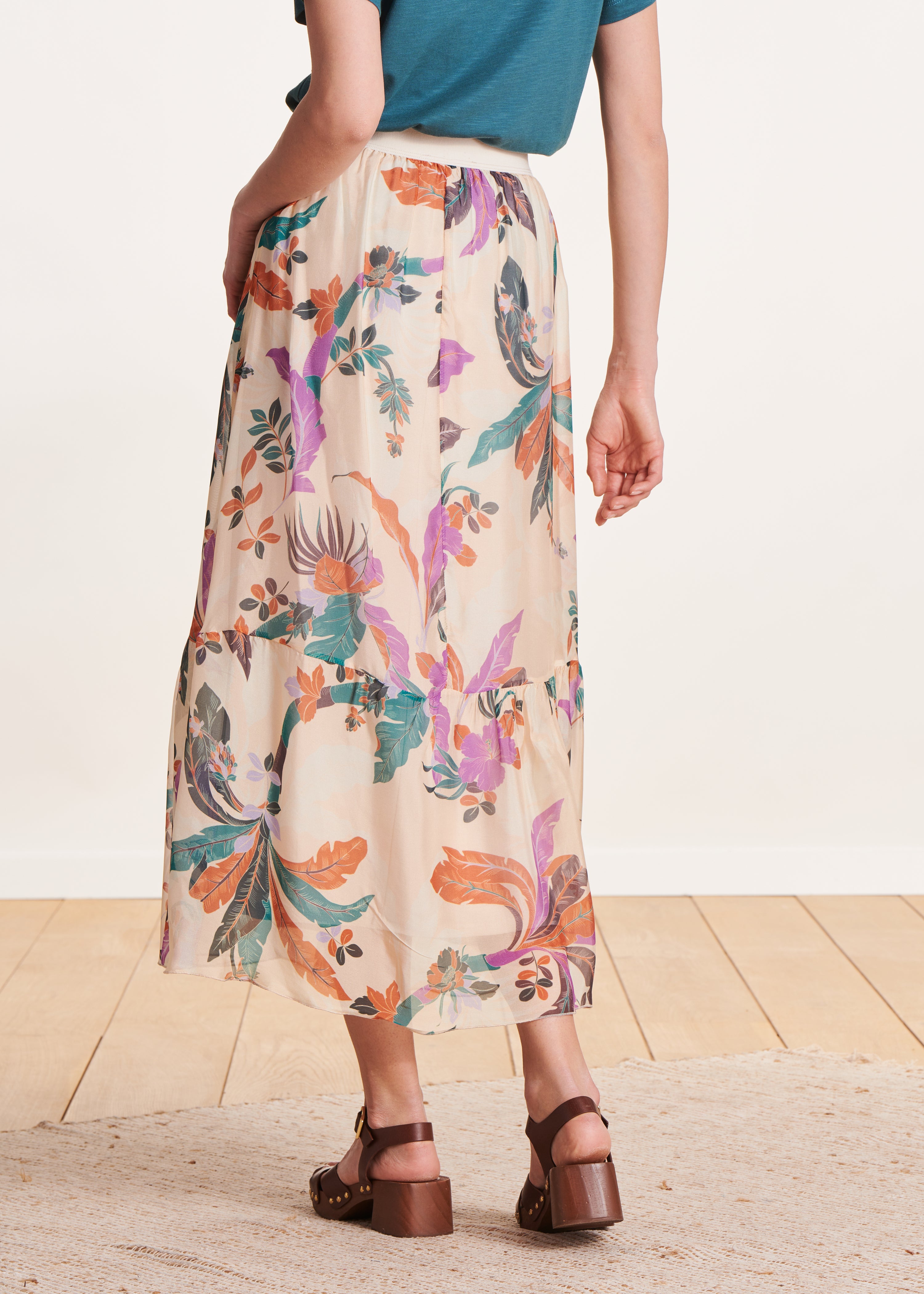 Jupe longue beige en voile viscose/soie imprimé fleuri