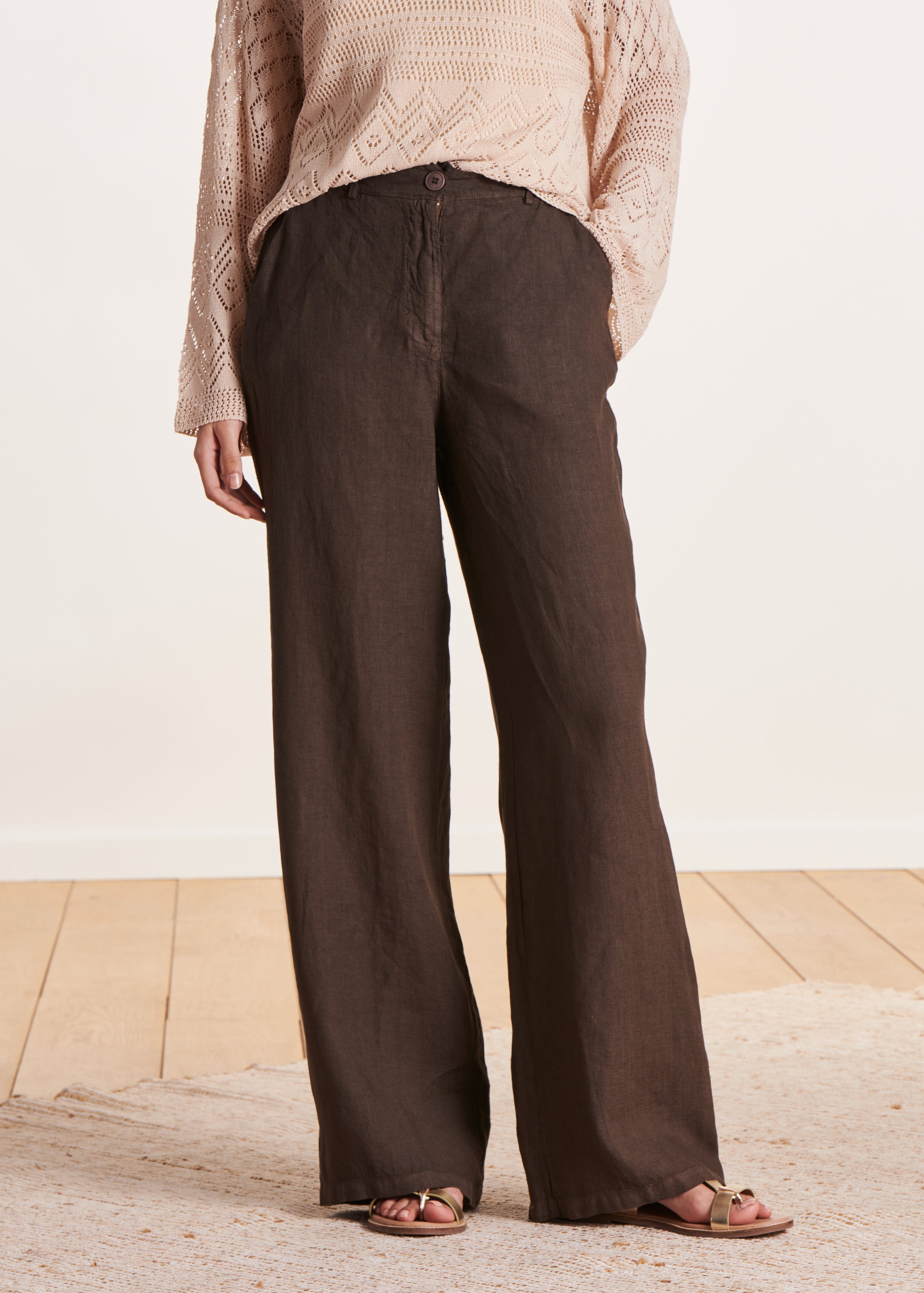 Pantalon droit et large marron en lin taille haute